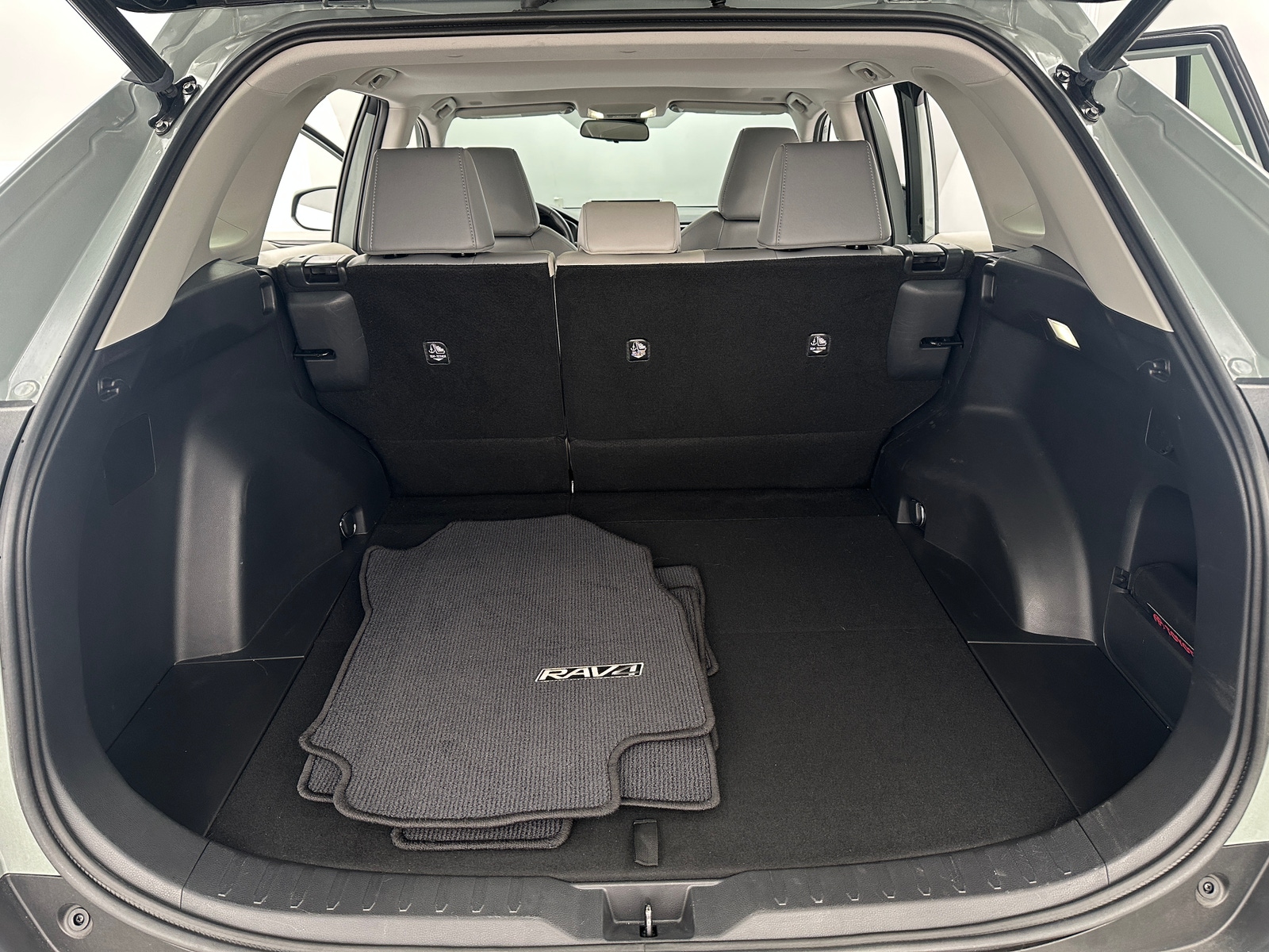 Thumbnail: 2023 Toyota RAV4 - 6