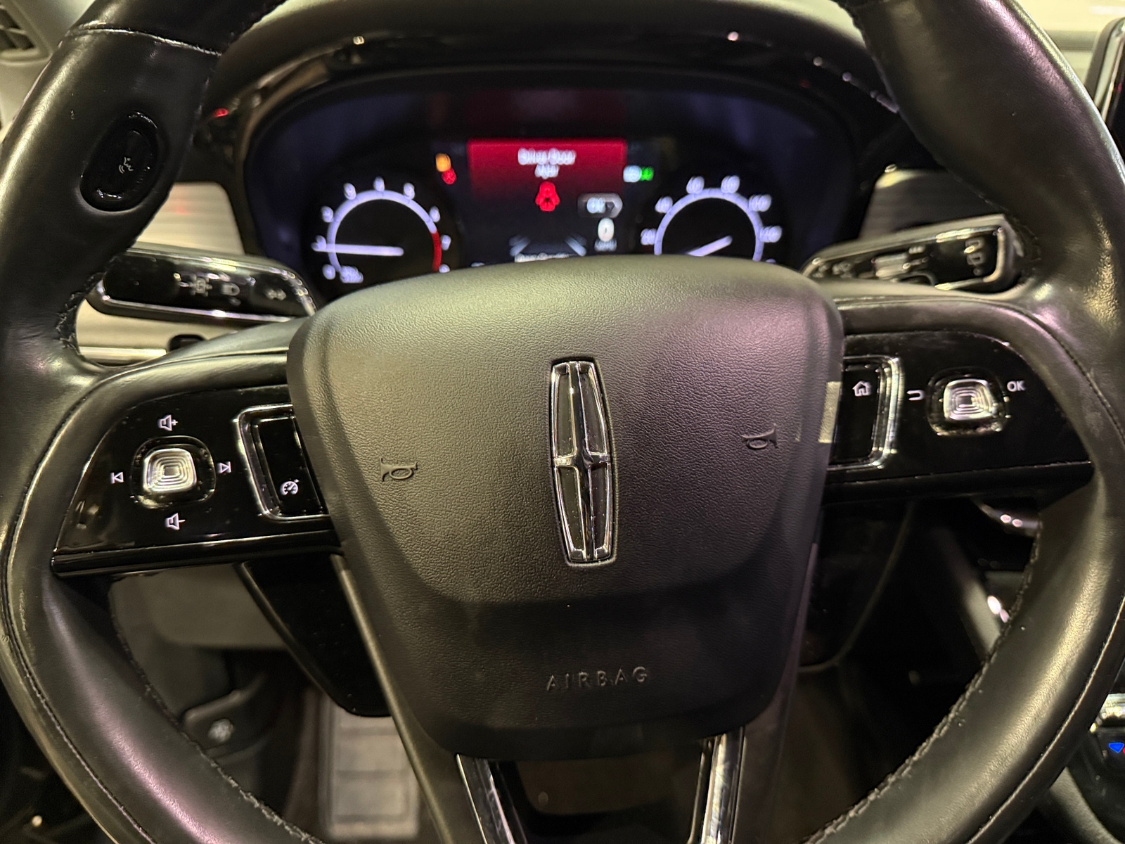 Thumbnail: 2020 Lincoln Corsair - 4