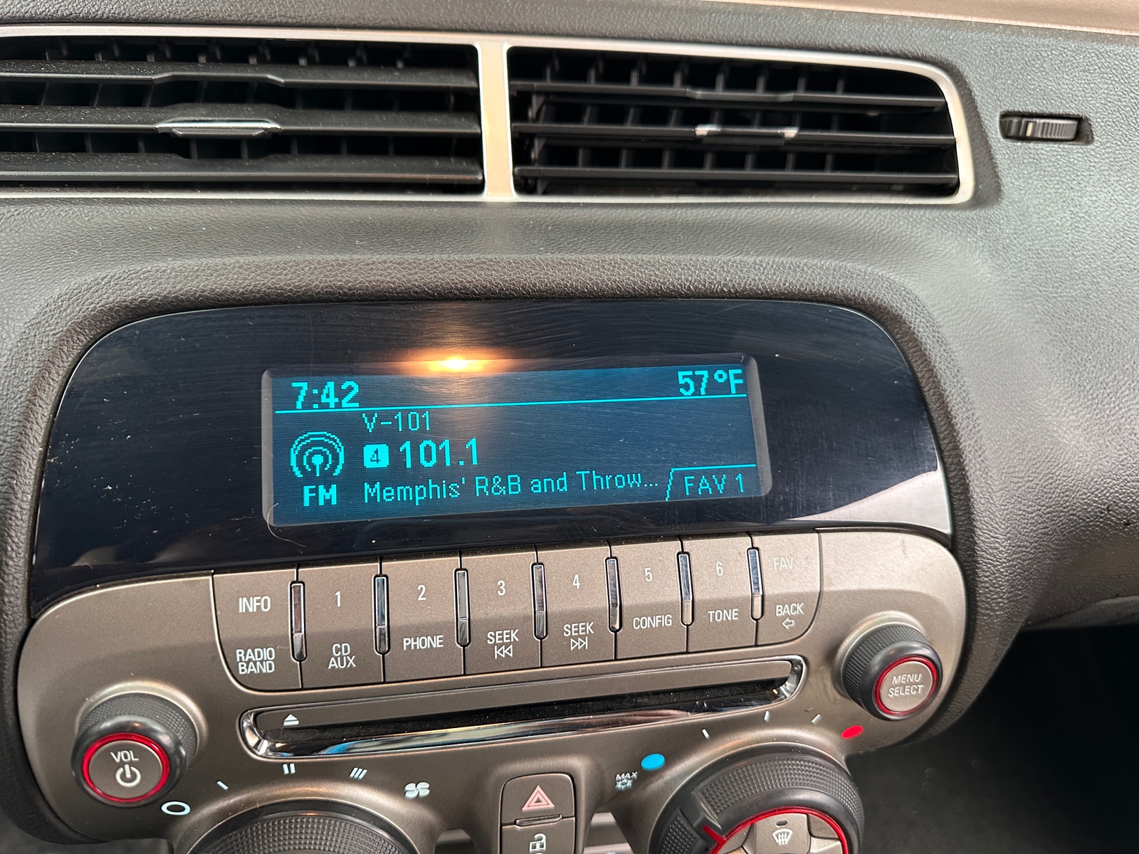 Thumbnail: 2011 Chevrolet Camaro - 3