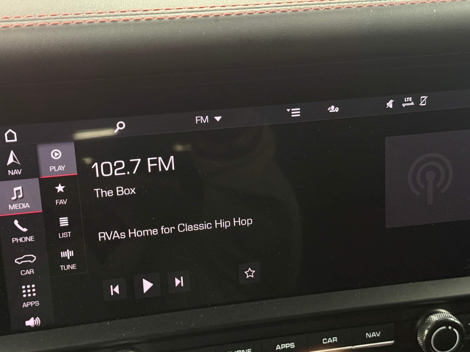 Thumbnail: 2021 Porsche Macan - 3