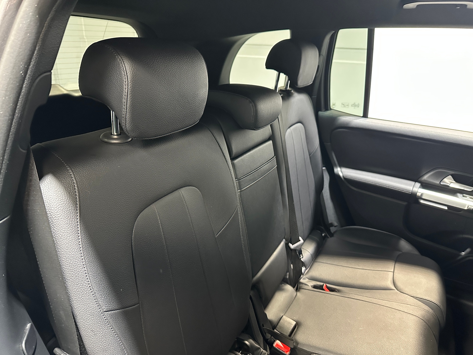 Thumbnail: 2022 Mercedes-Benz GLB - 5