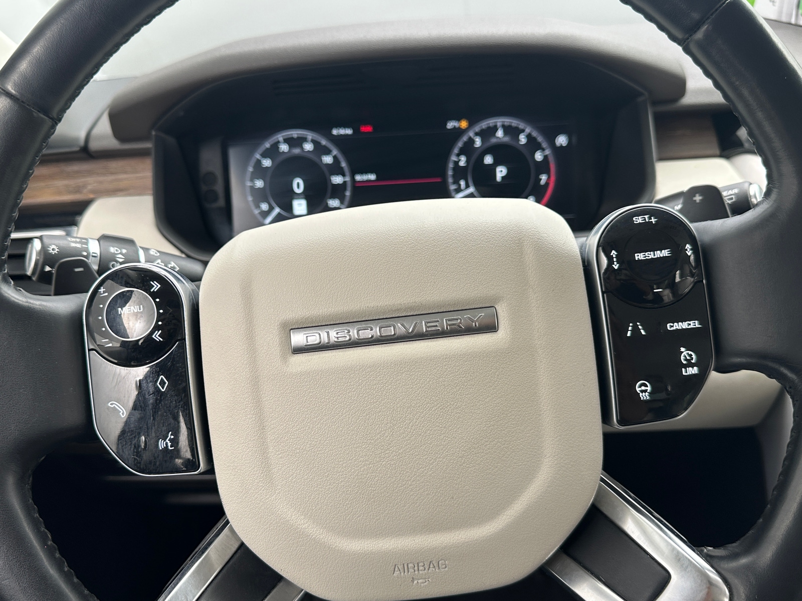 Thumbnail: 2020 Land Rover Discovery - 4