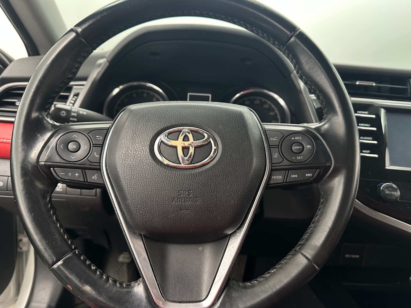 Thumbnail: 2019 Toyota Camry - 4