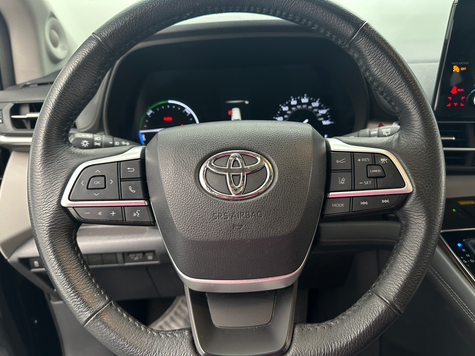 Thumbnail: 2022 Toyota Sienna - 4