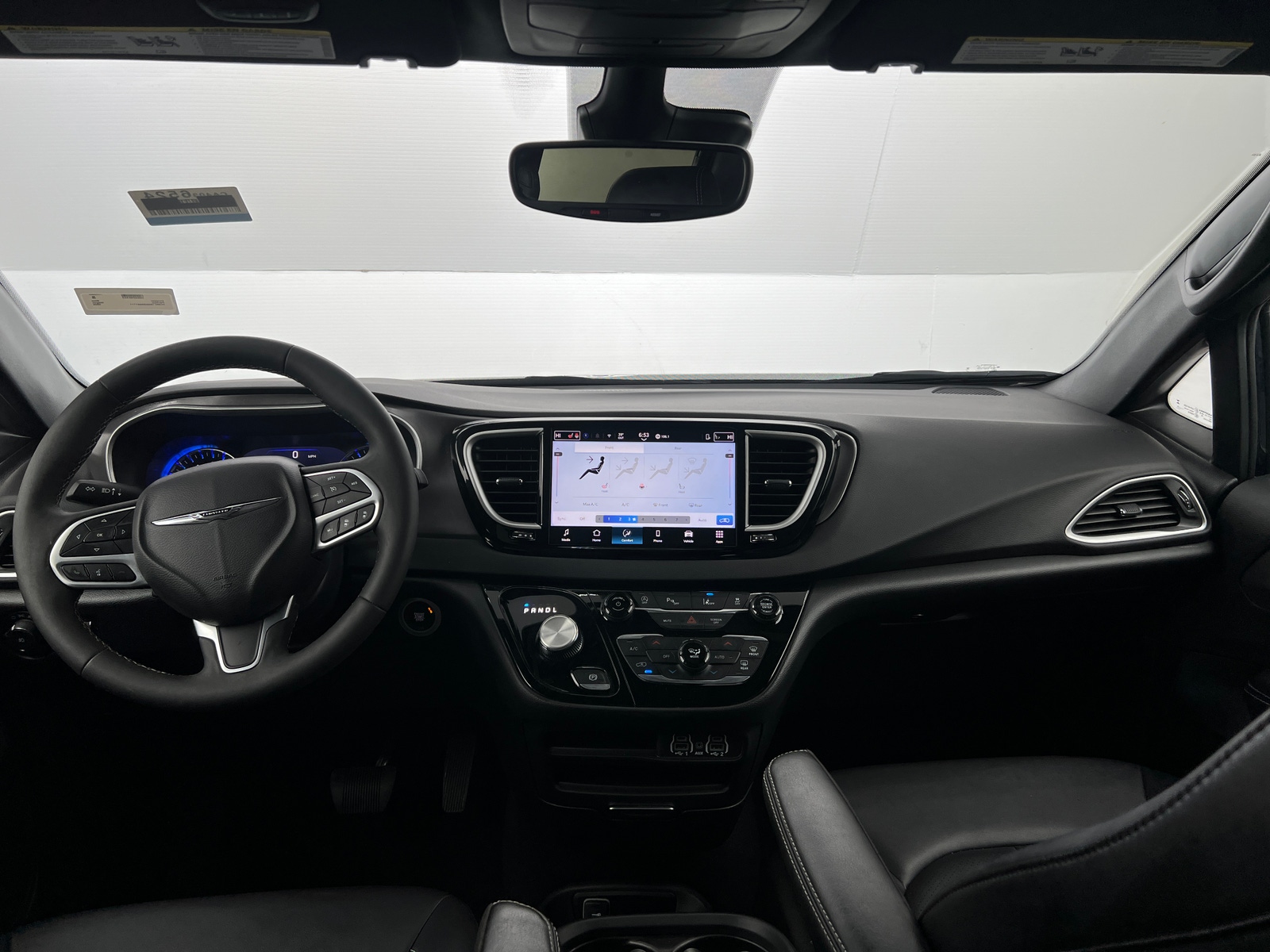 Thumbnail: 2025 Chrysler Pacifica - 2