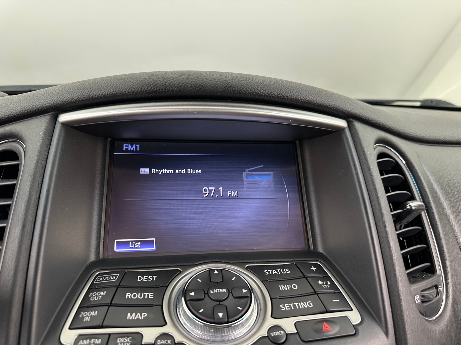 Thumbnail: 2017 INFINITI QX50 - 3