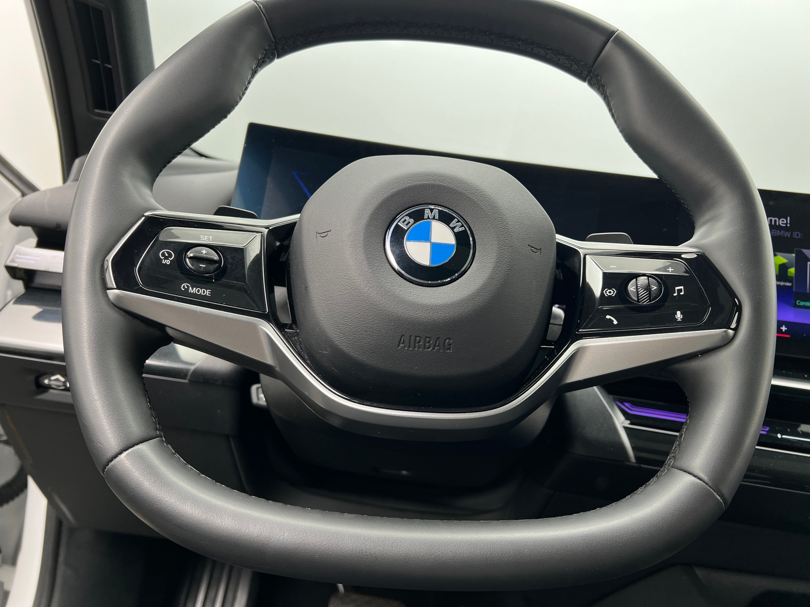 Thumbnail: 2024 BMW 5 Series - 4