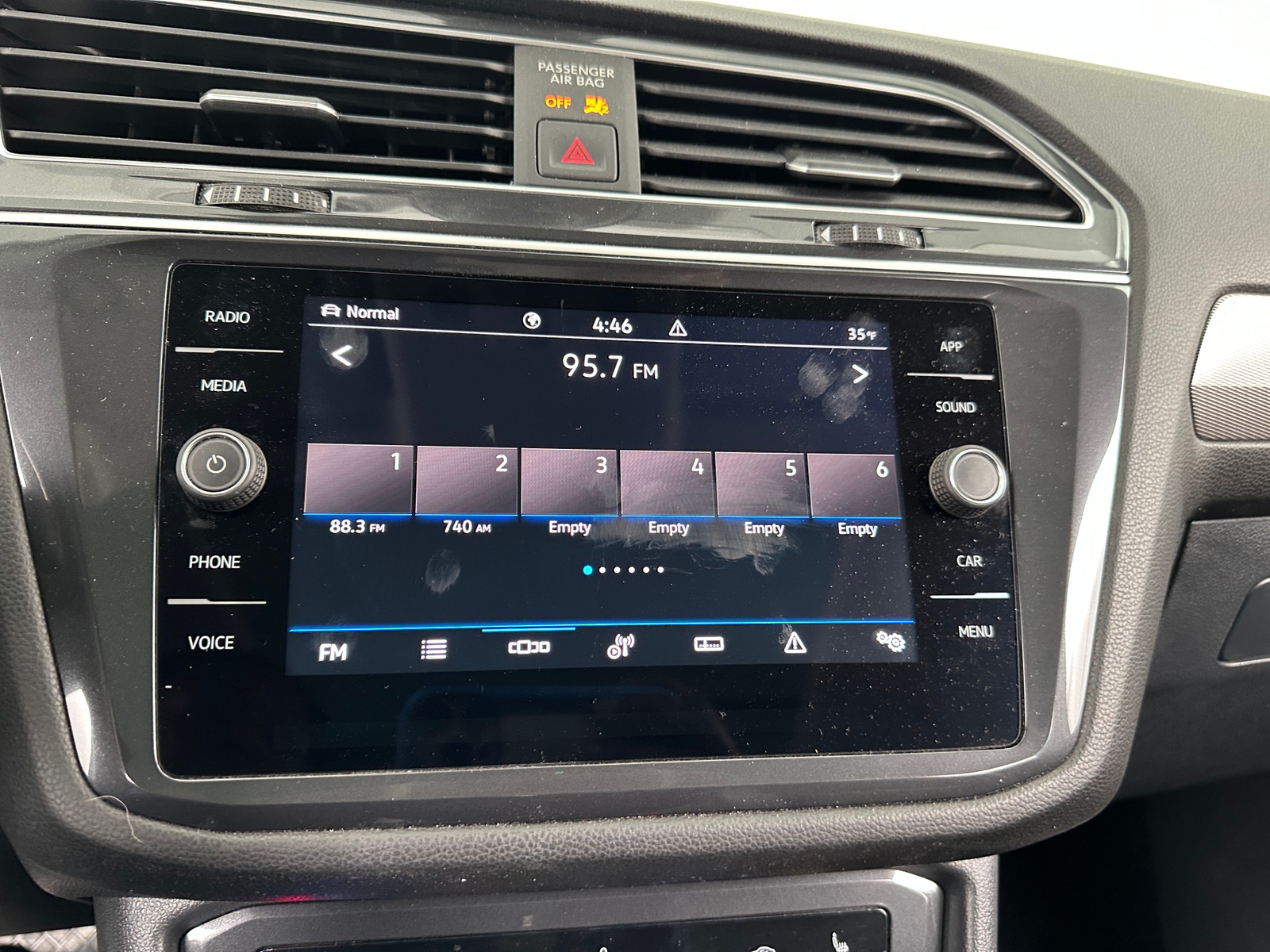 Thumbnail: 2024 Volkswagen Tiguan - 3