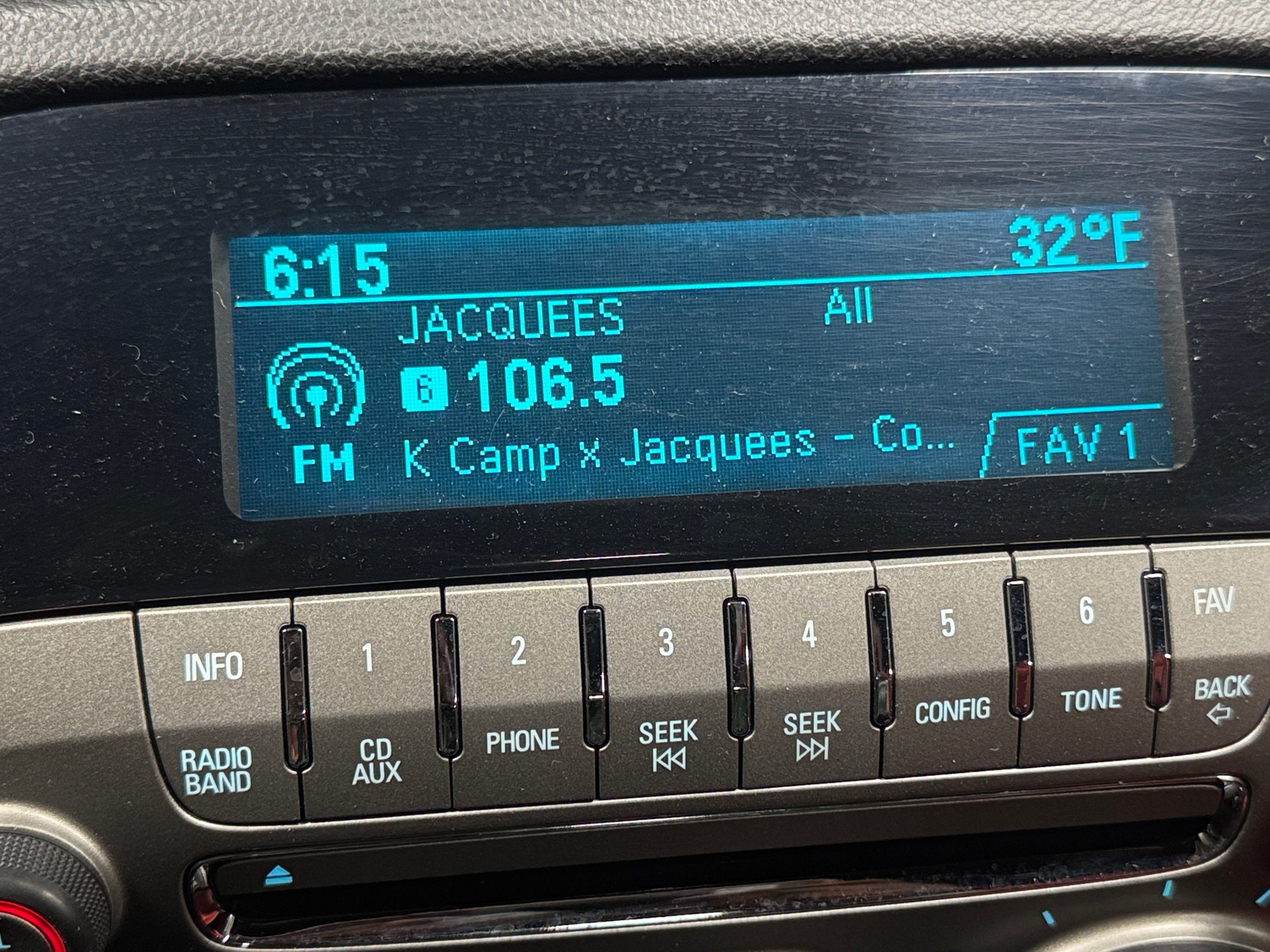 Thumbnail: 2010 Chevrolet Camaro - 3