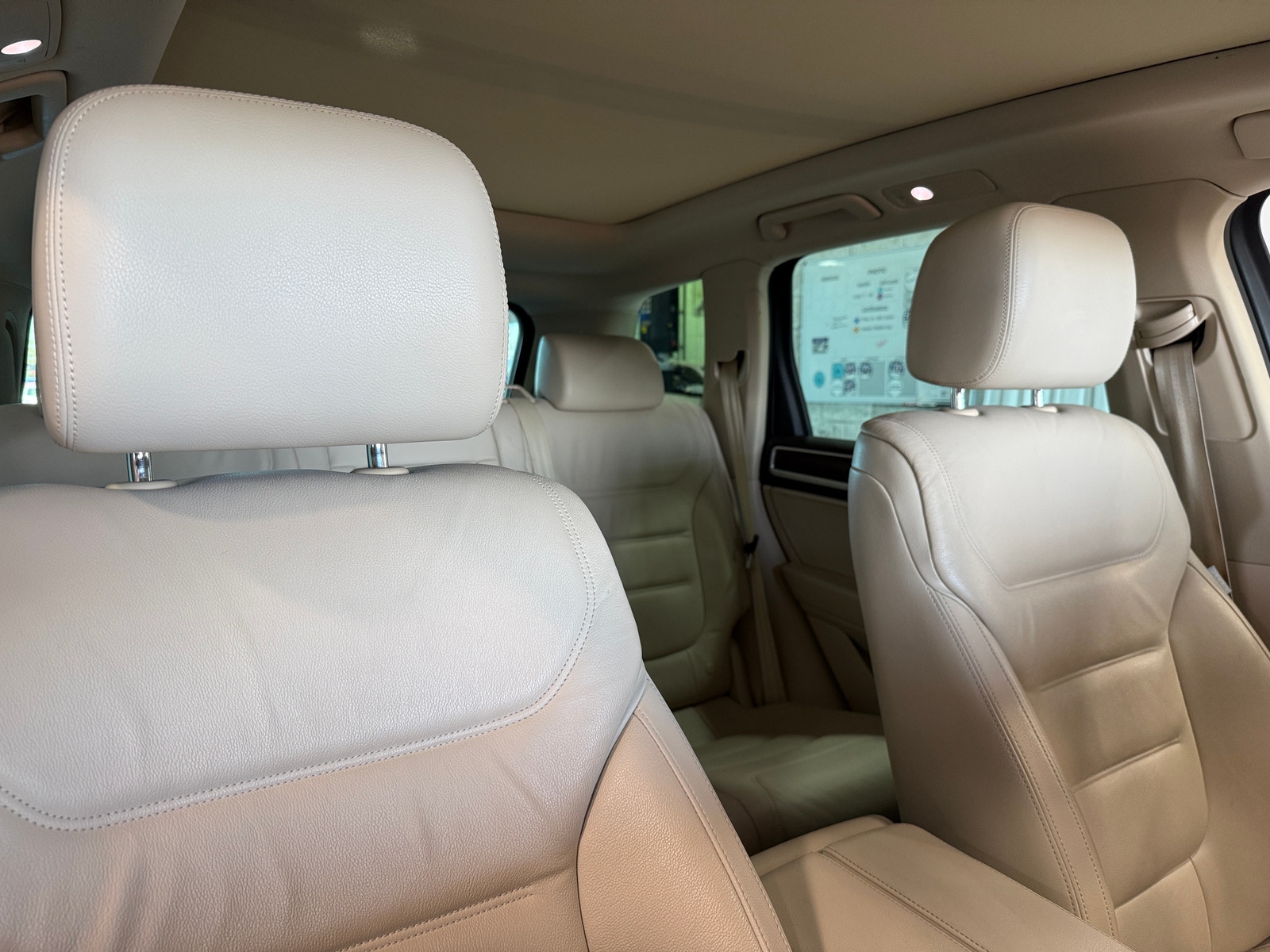 Thumbnail: 2015 Volkswagen Touareg - 2