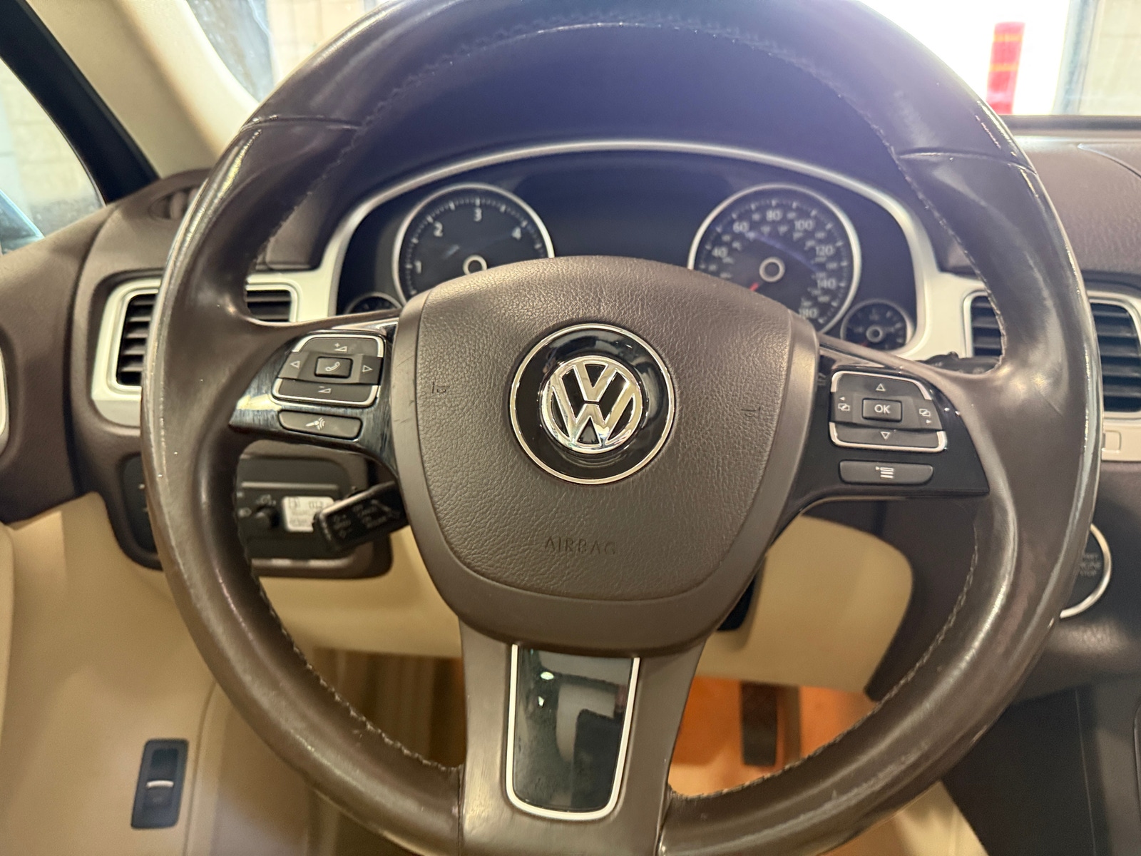 Thumbnail: 2015 Volkswagen Touareg - 5