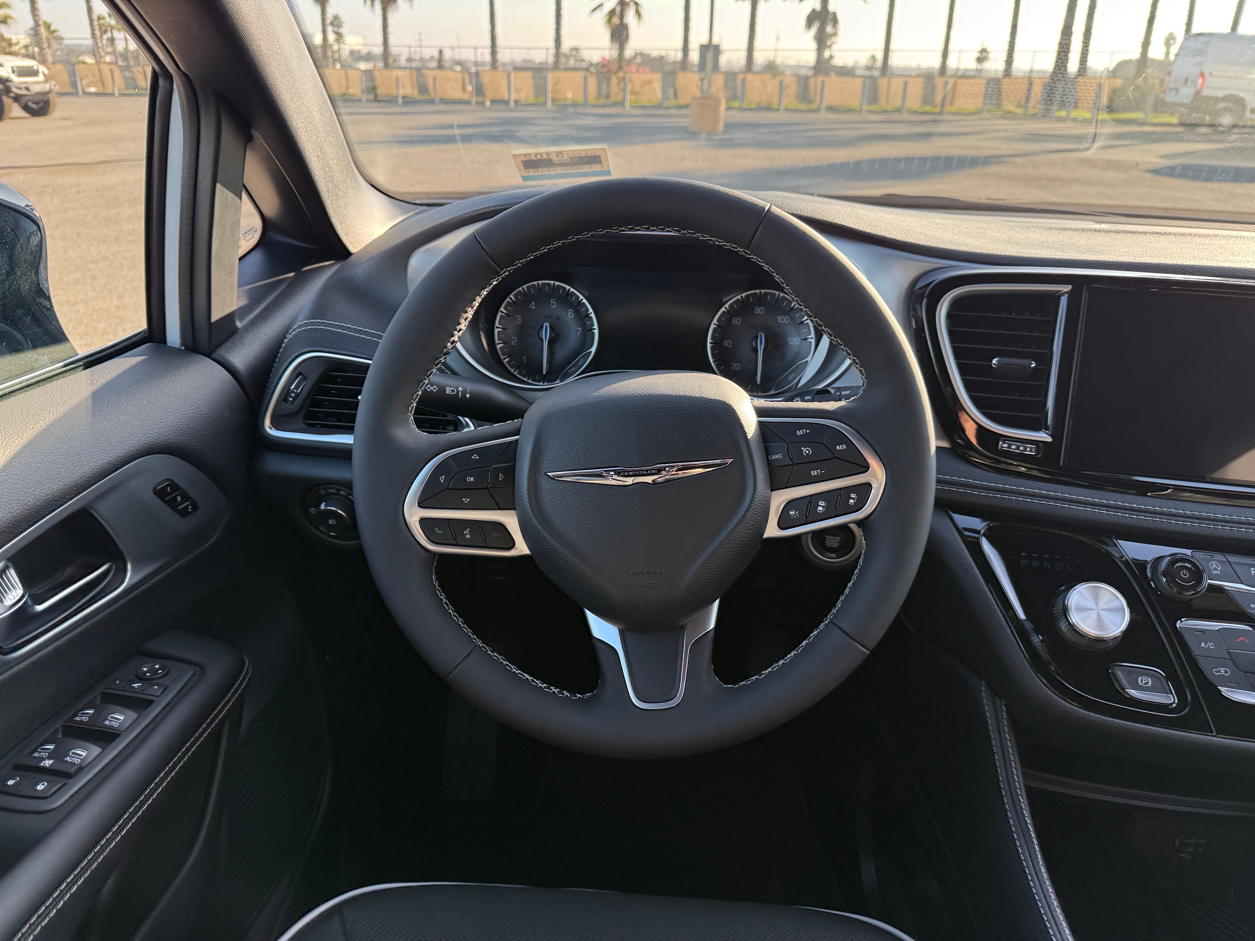2026 Chrysler Pacifica Limited - Photo 9