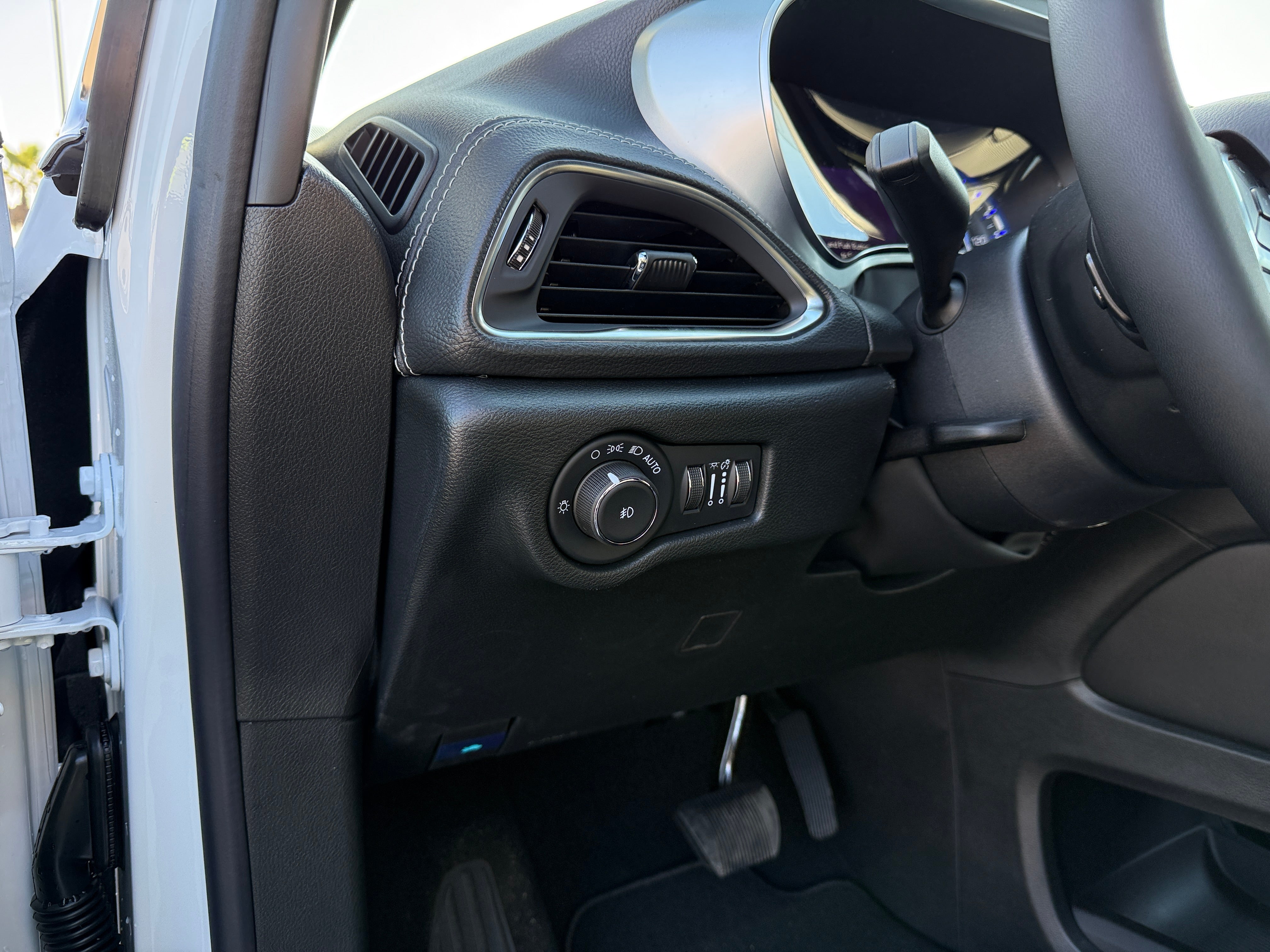 2026 Chrysler Pacifica Limited - Photo 6