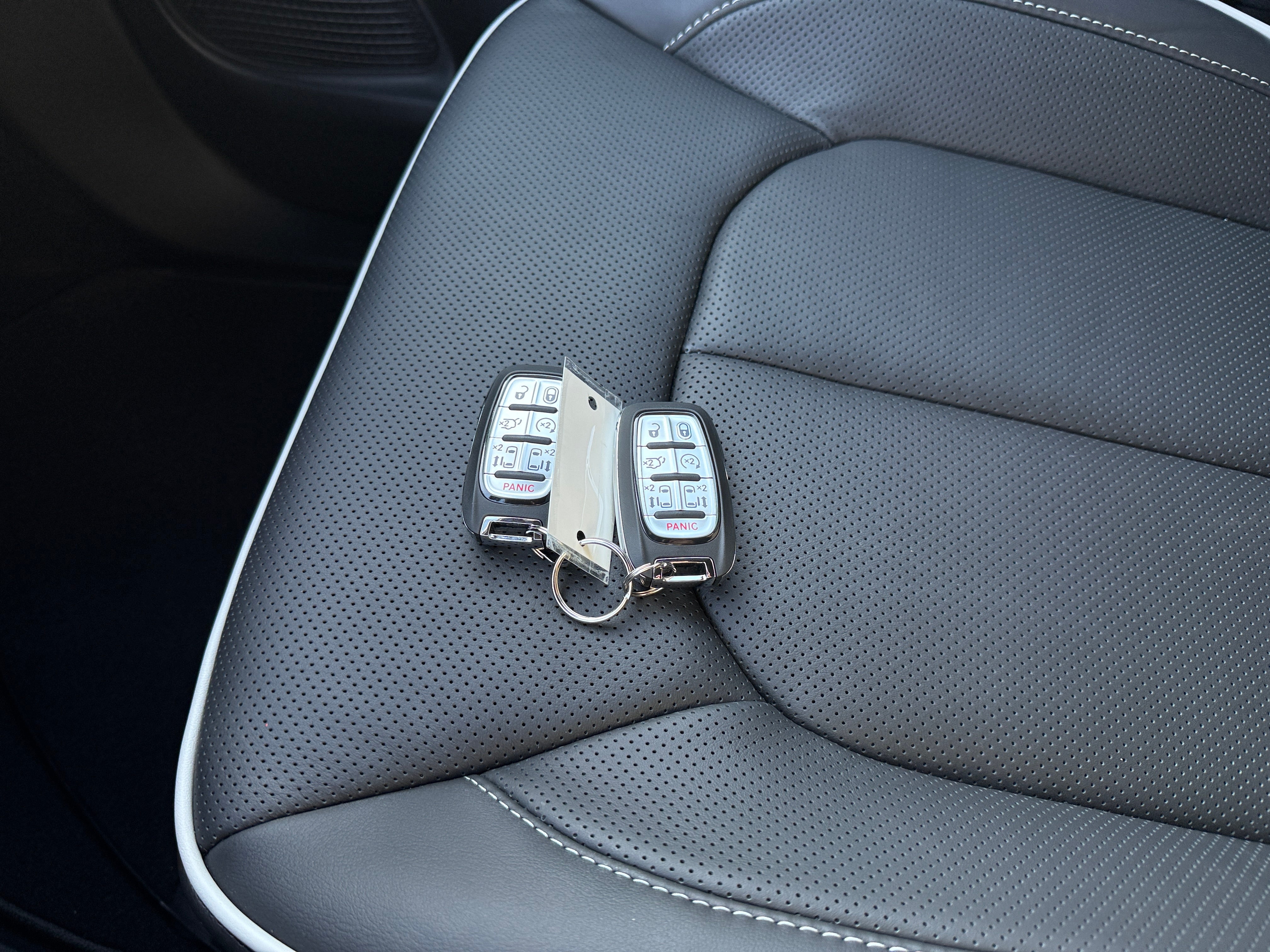 2026 Chrysler Pacifica Limited - Photo 16