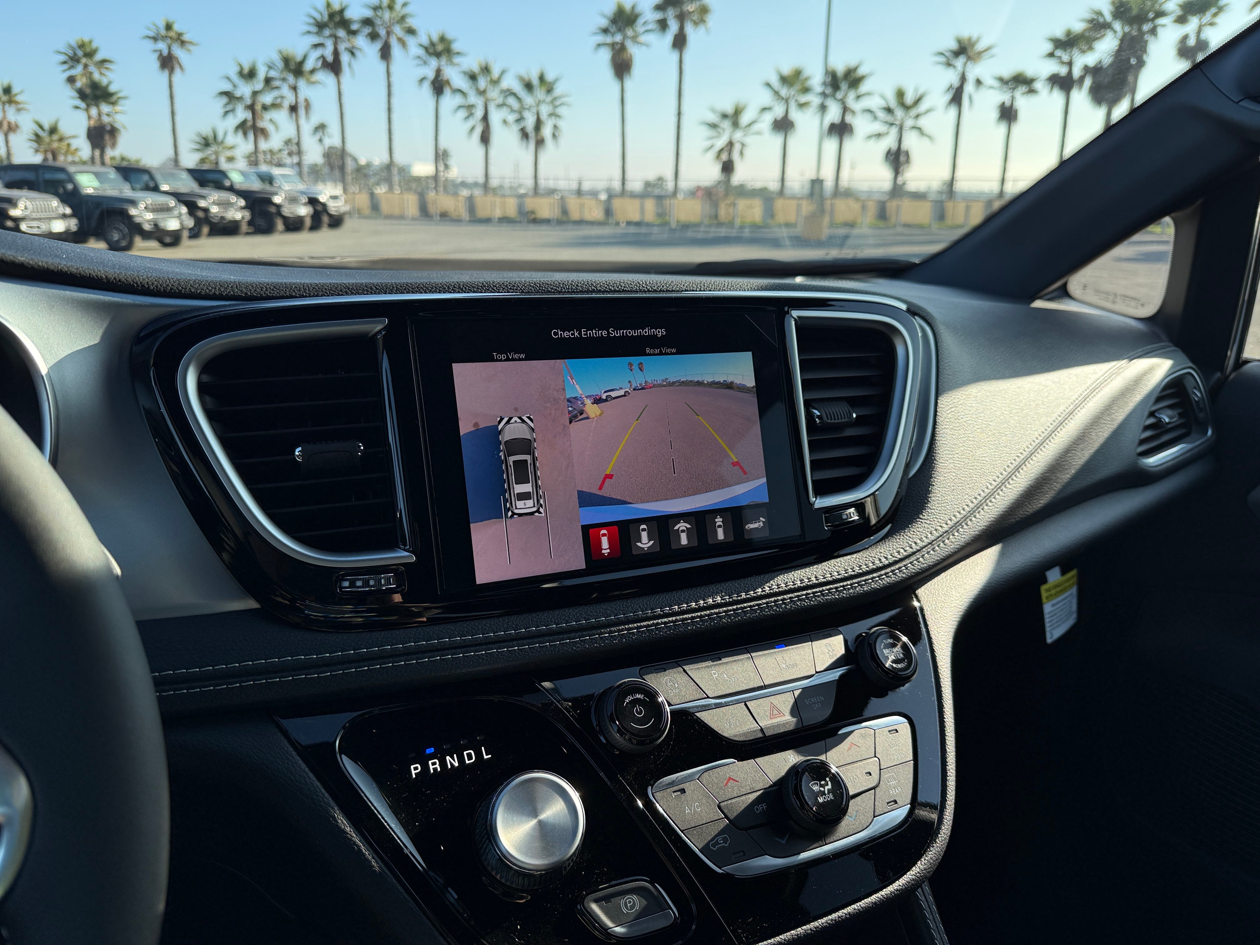 2026 Chrysler Pacifica Limited - Photo 19