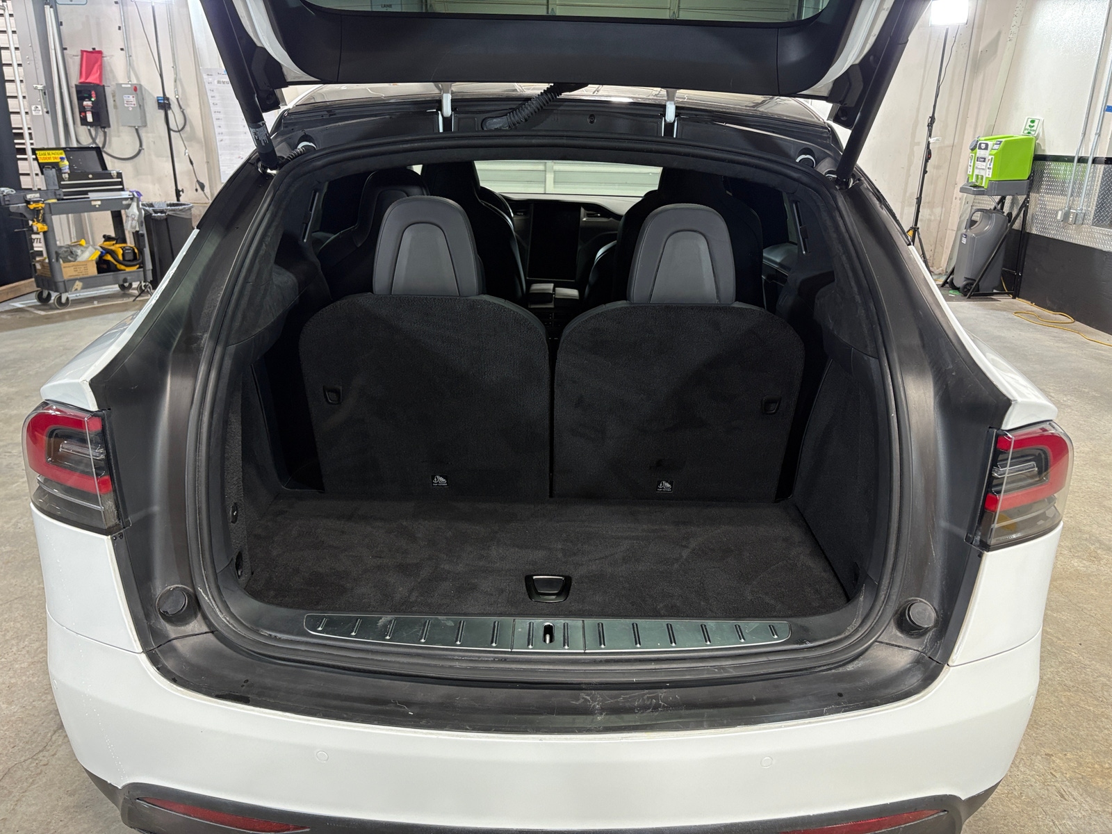 Thumbnail: 2018 Tesla Model X - 6