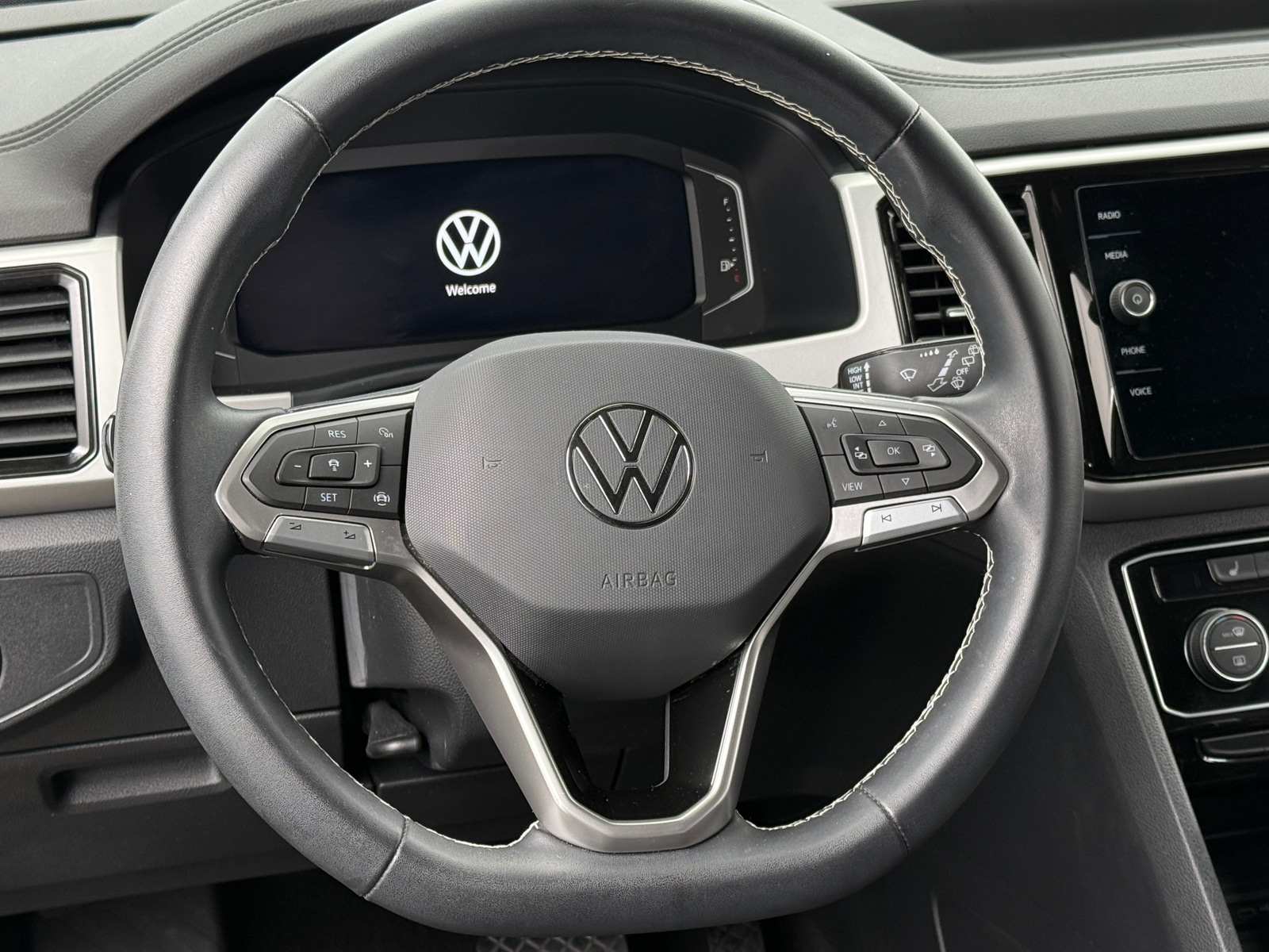 Thumbnail: 2023 Volkswagen Atlas - 4