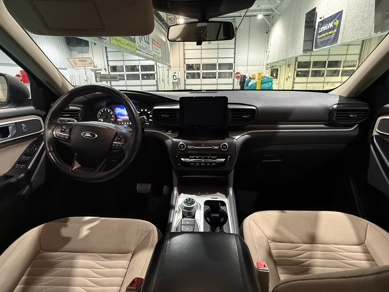 Thumbnail: 2020 Ford Explorer - 3