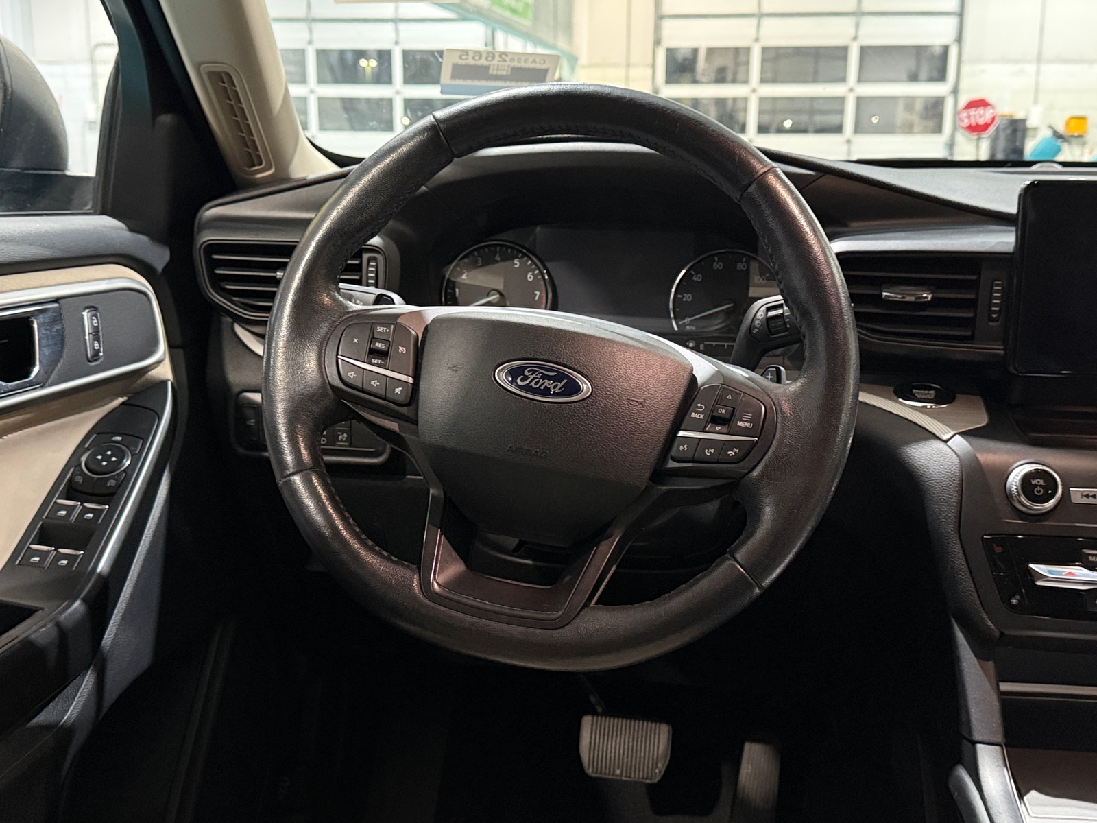 Thumbnail: 2020 Ford Explorer - 5