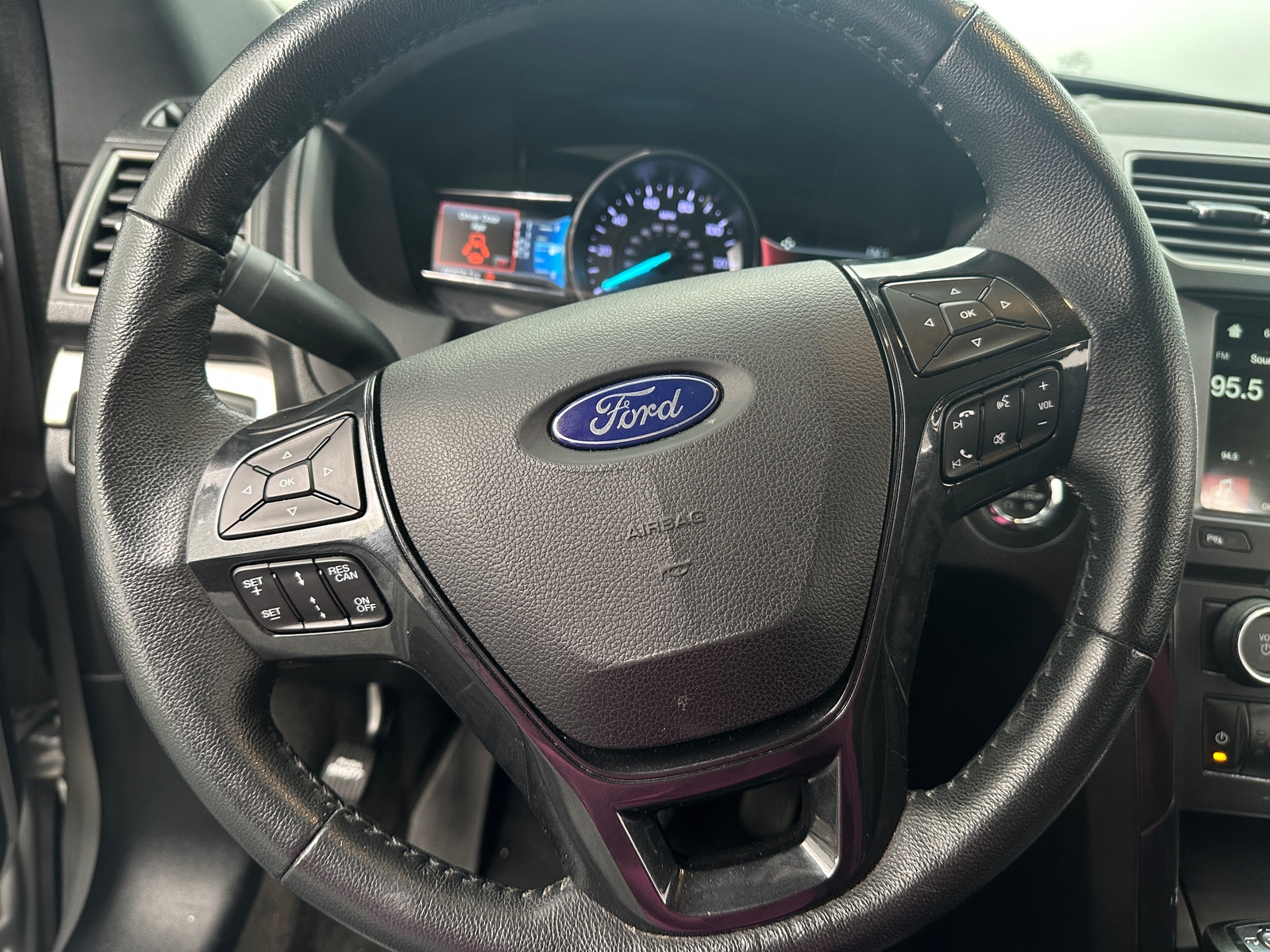 Thumbnail: 2018 Ford Explorer - 4