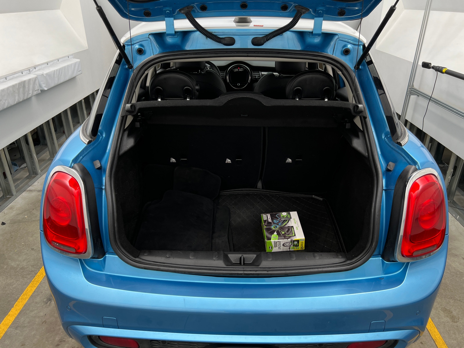 Thumbnail: 2018 MINI Cooper Hardtop - 6