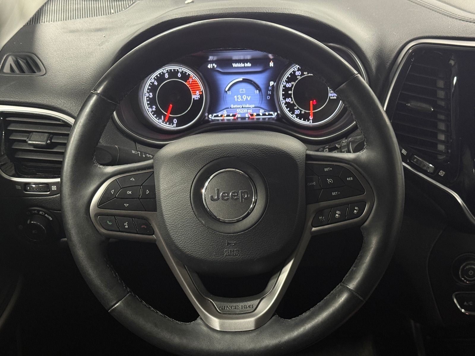 Thumbnail: 2019 Jeep Cherokee - 4