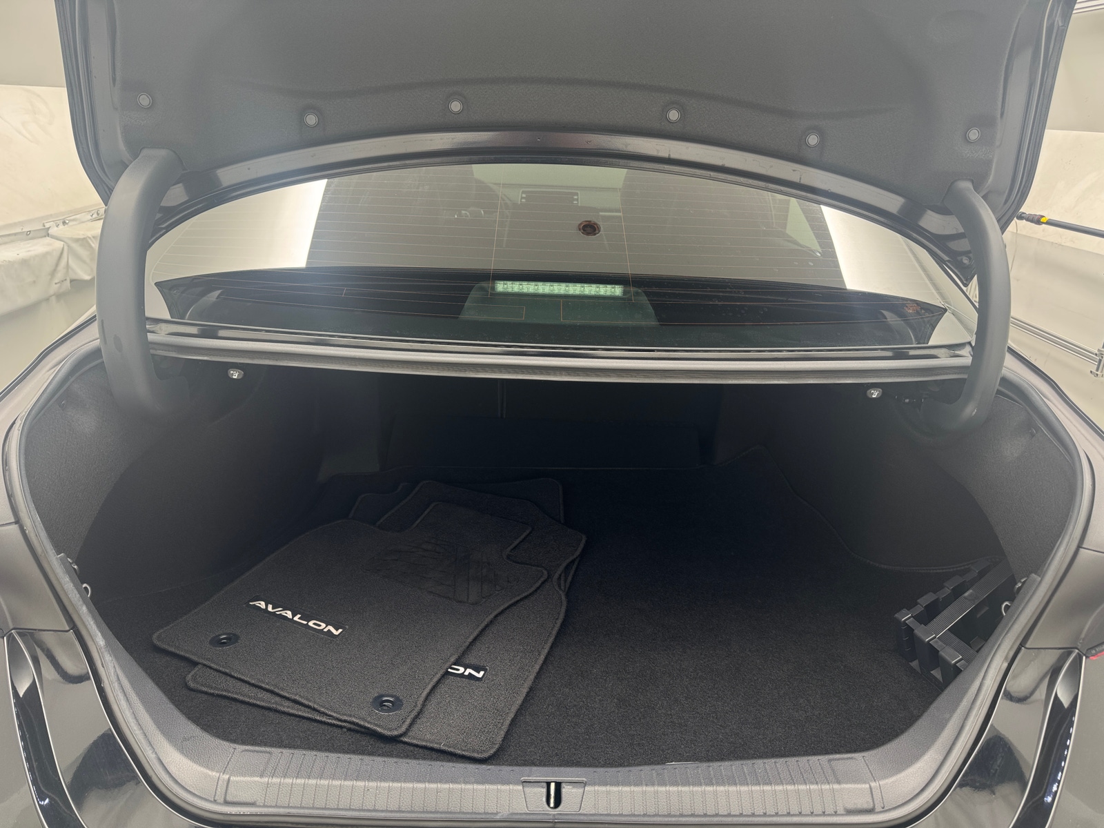 Thumbnail: 2020 Toyota Avalon - 7