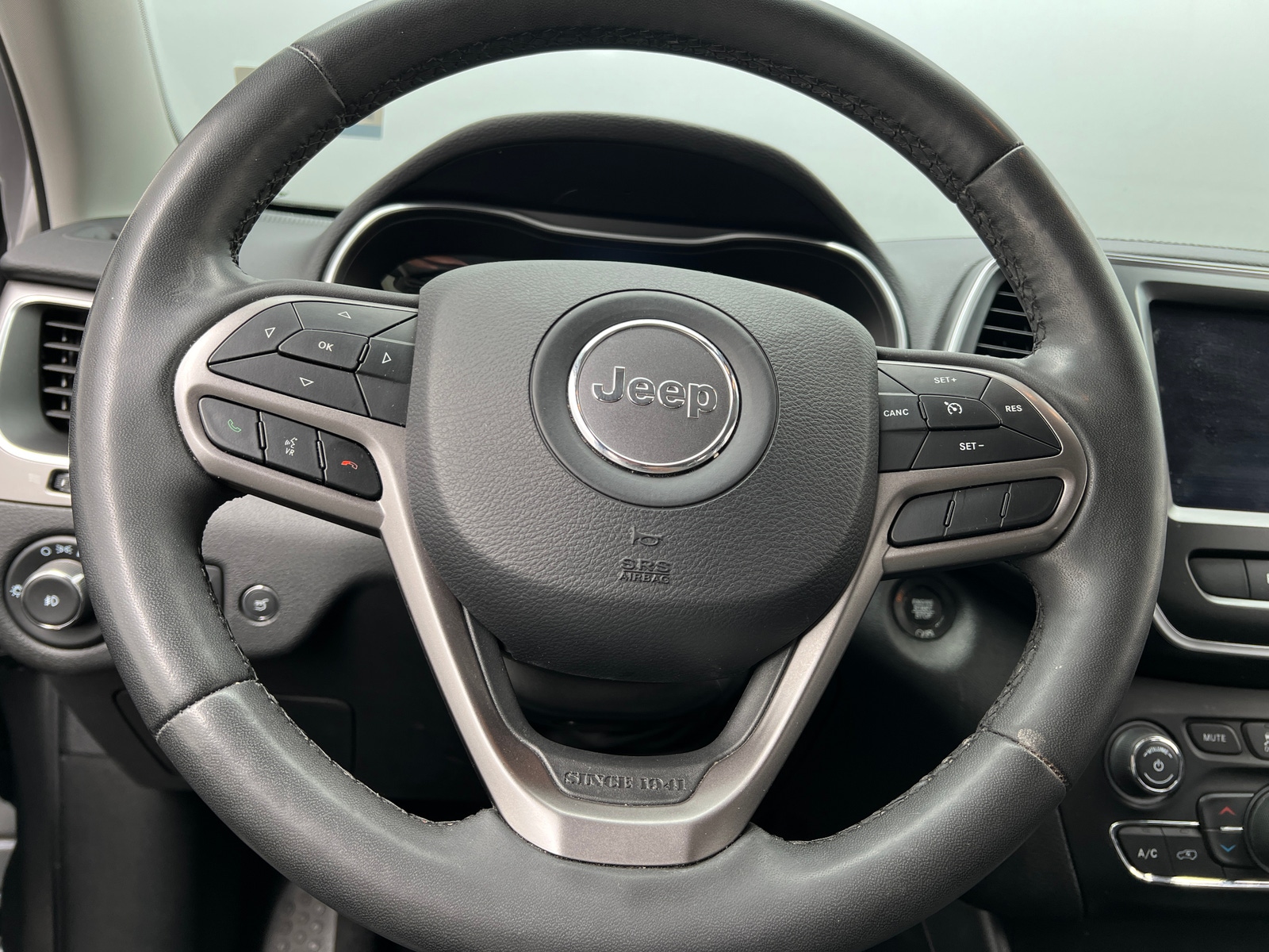 Thumbnail: 2021 Jeep Cherokee - 4