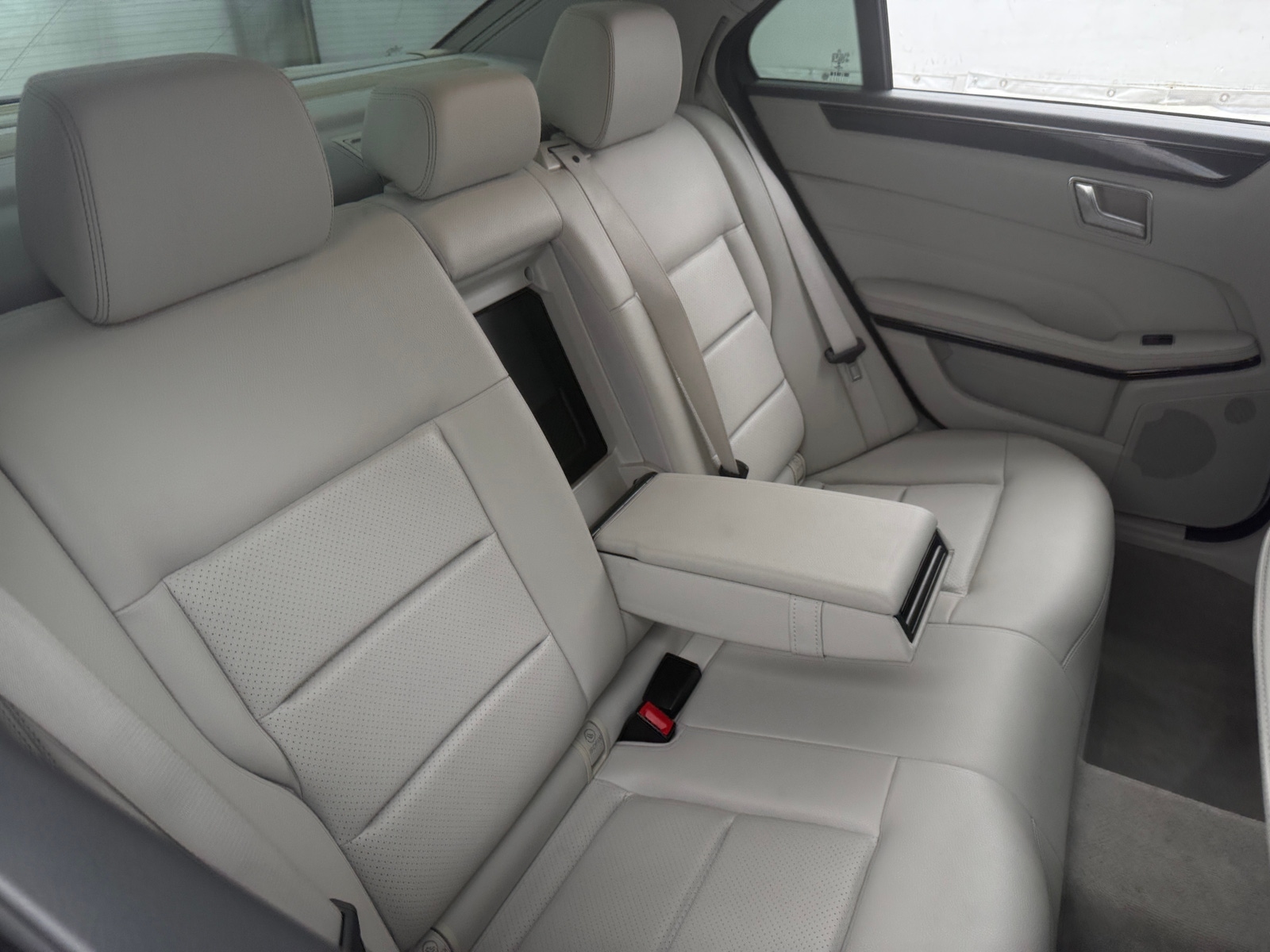 Thumbnail: 2016 Mercedes-Benz E-Class - 5