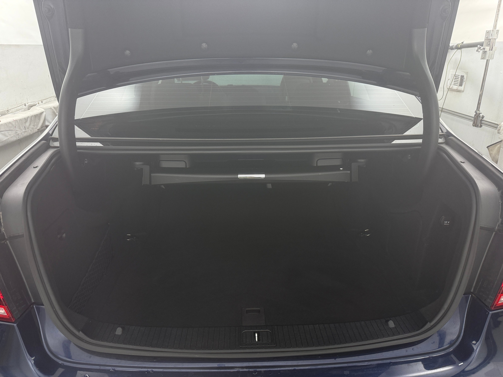 Thumbnail: 2016 Mercedes-Benz E-Class - 6