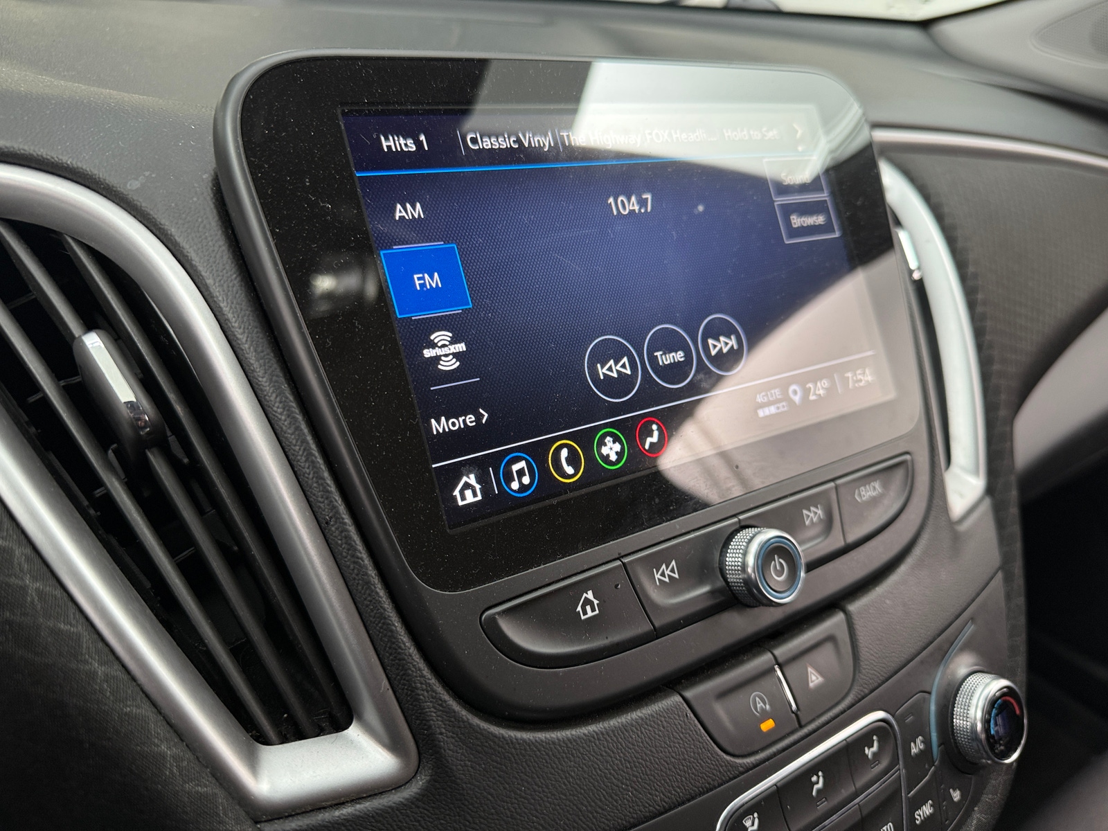 Thumbnail: 2023 Chevrolet Malibu - 4