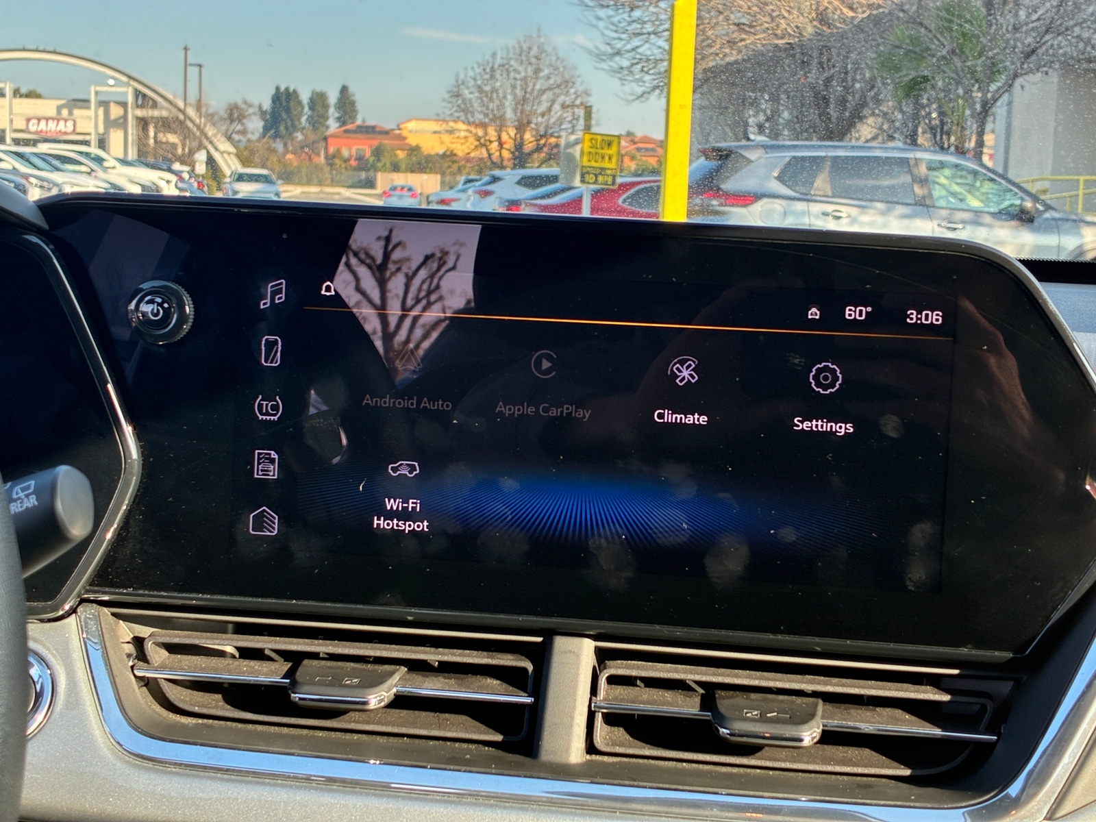 Thumbnail: 2025 Chevrolet Trax - 4