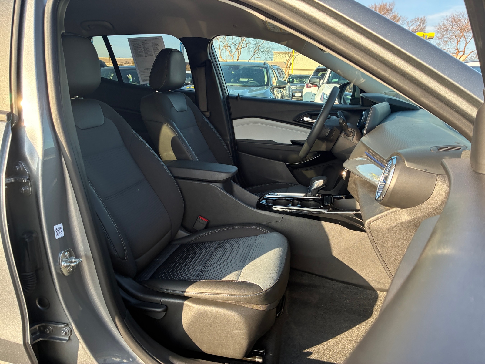 Thumbnail: 2025 Chevrolet Trax - 2