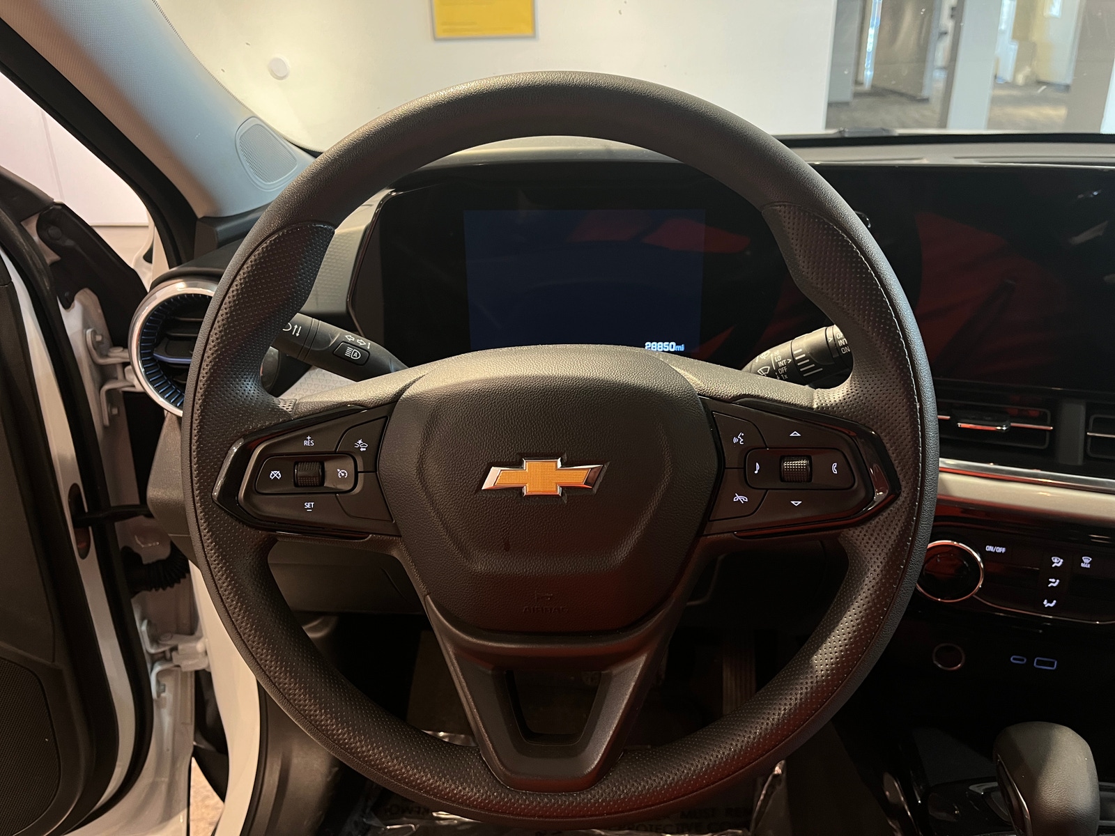 Thumbnail: 2025 Chevrolet Trax - 5