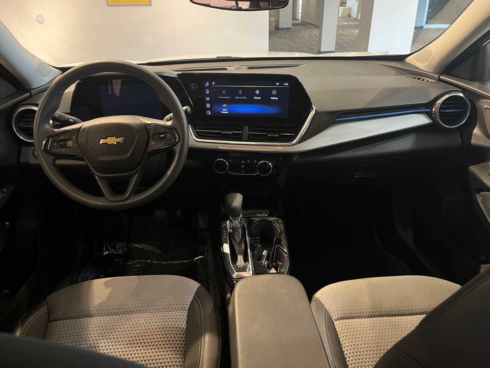 Thumbnail: 2025 Chevrolet Trax - 3