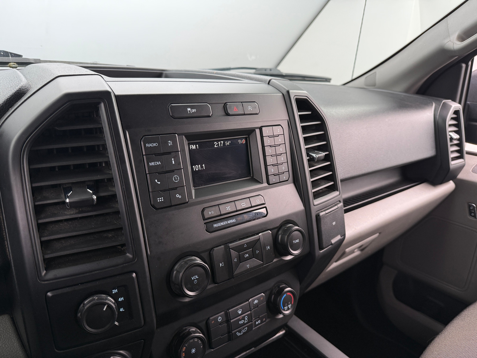 Thumbnail: 2019 Ford Econoline - 4