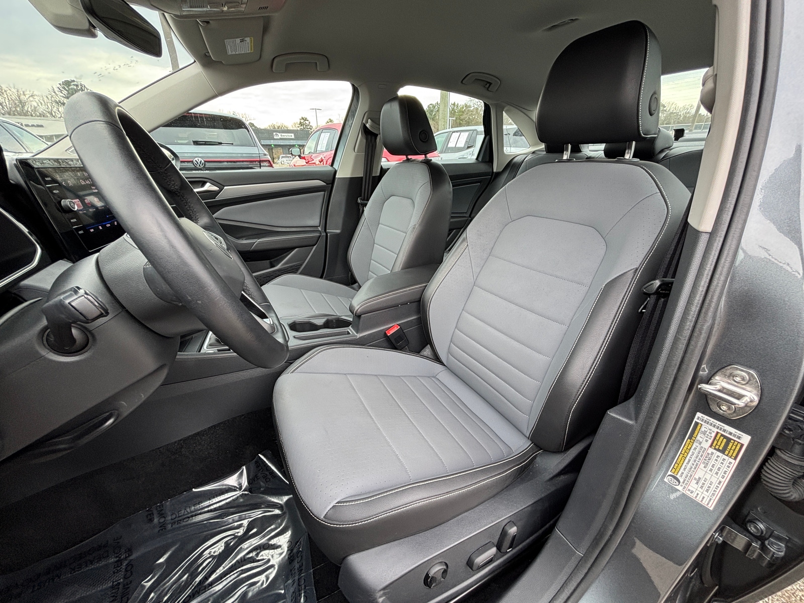 Thumbnail: 2025 Volkswagen Jetta - 2