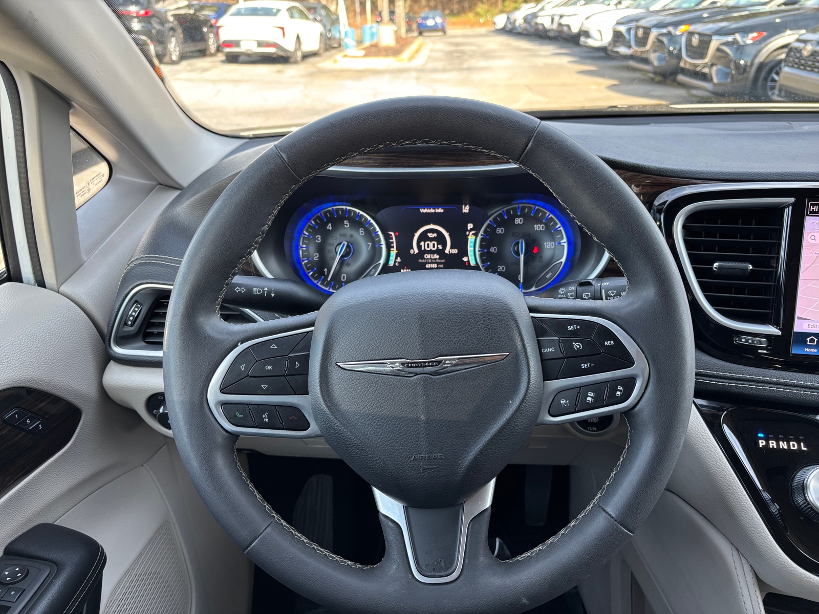 Thumbnail: 2023 Chrysler Pacifica - 5