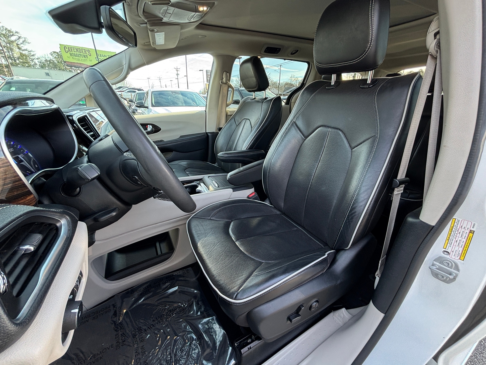 Thumbnail: 2023 Chrysler Pacifica - 2