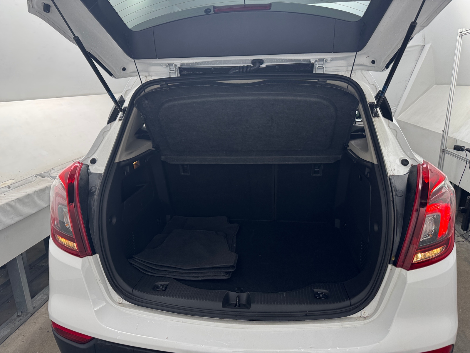 Thumbnail: 2022 Buick Encore - 7