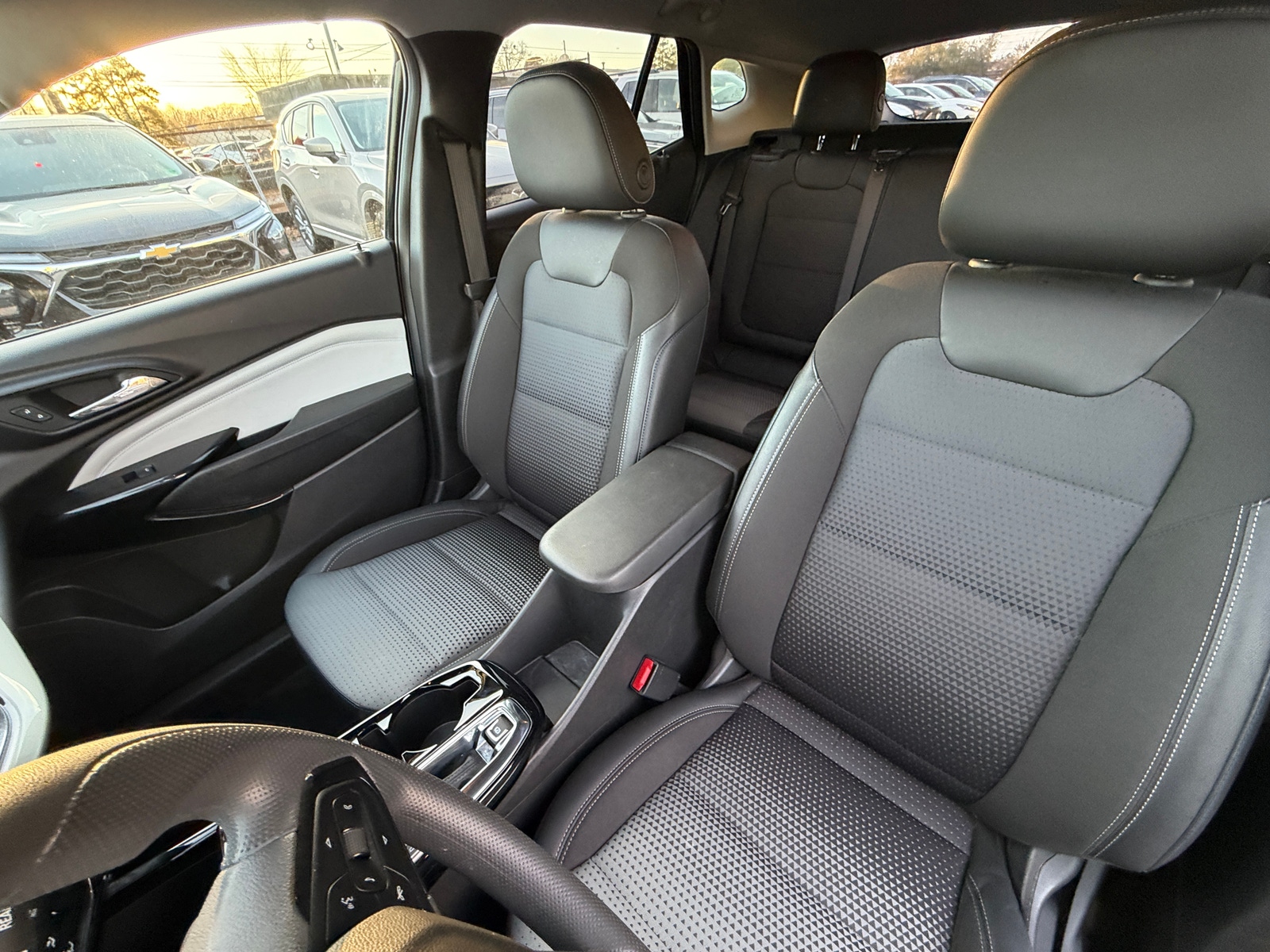 Thumbnail: 2025 Chevrolet Trax - 2