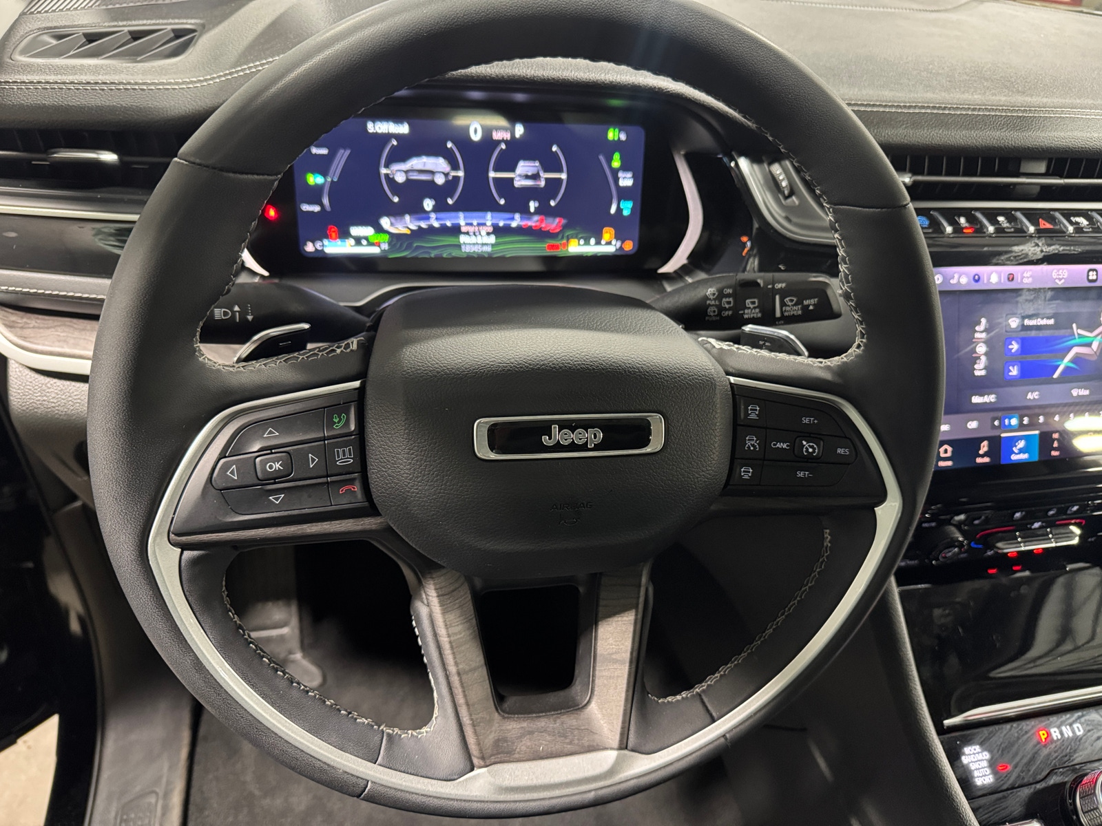 Thumbnail: 2023 Jeep Grand Cherokee - 4