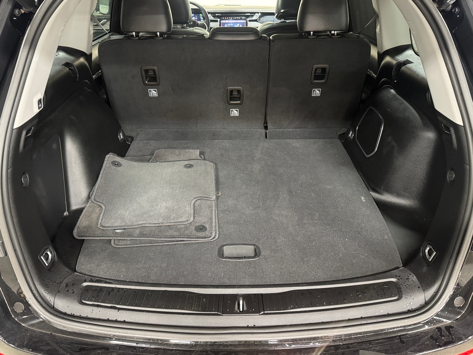 Thumbnail: 2023 Jeep Grand Cherokee - 6