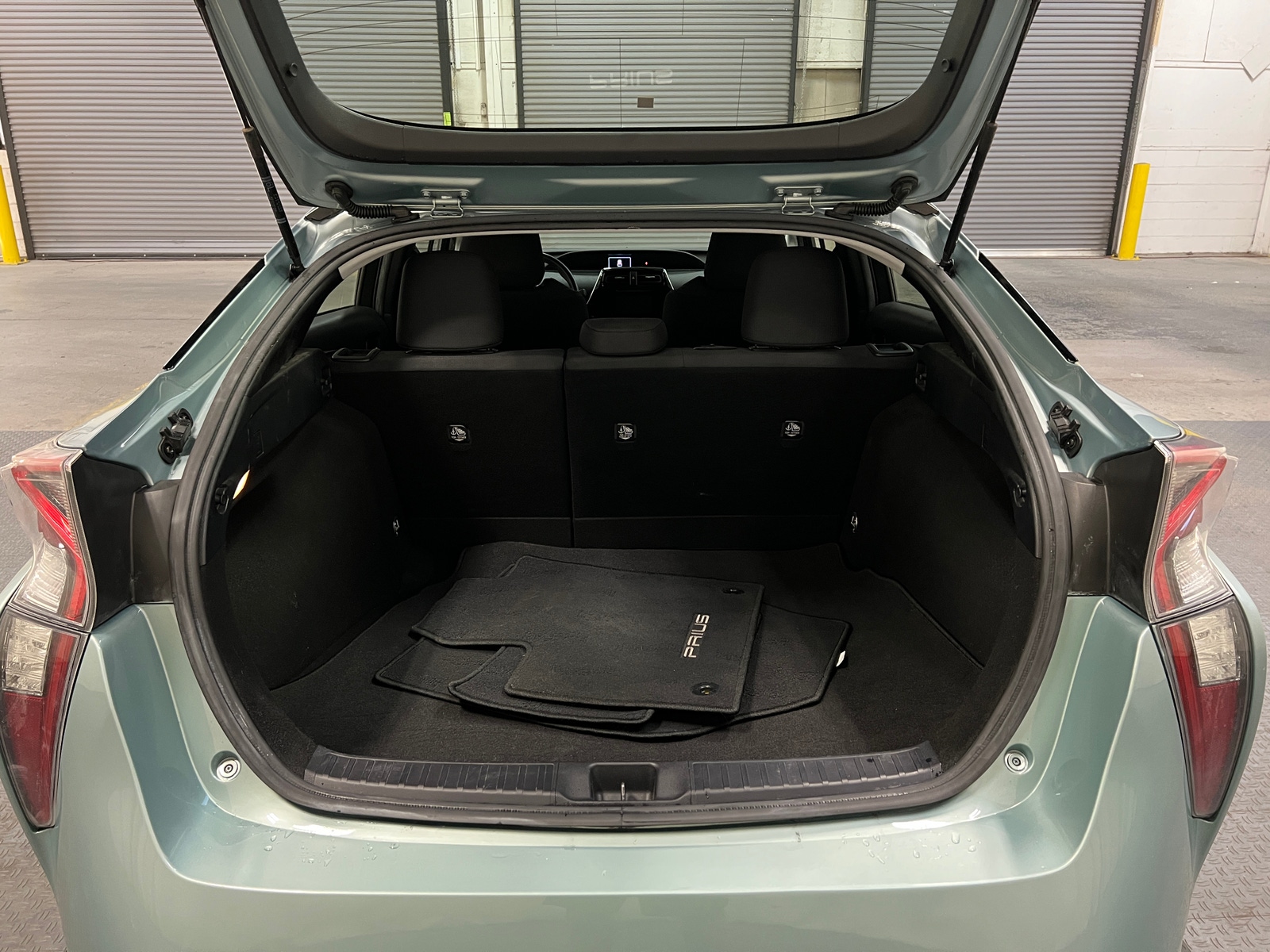 Thumbnail: 2016 Toyota Prius - 7