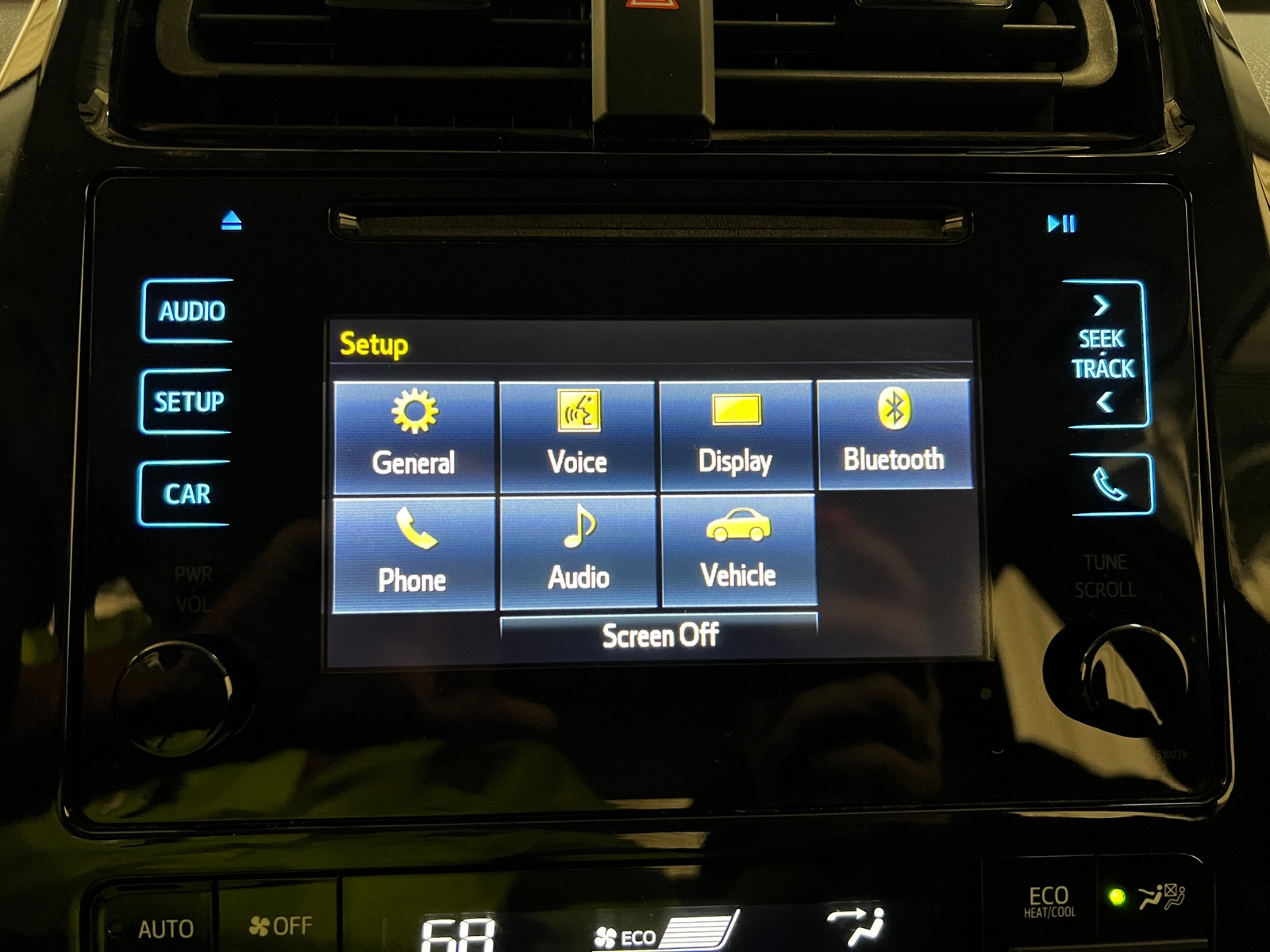 Thumbnail: 2016 Toyota Prius - 4