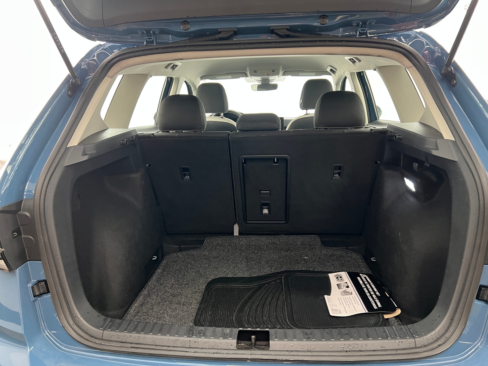 Thumbnail: 2025 Volkswagen Taos - 7