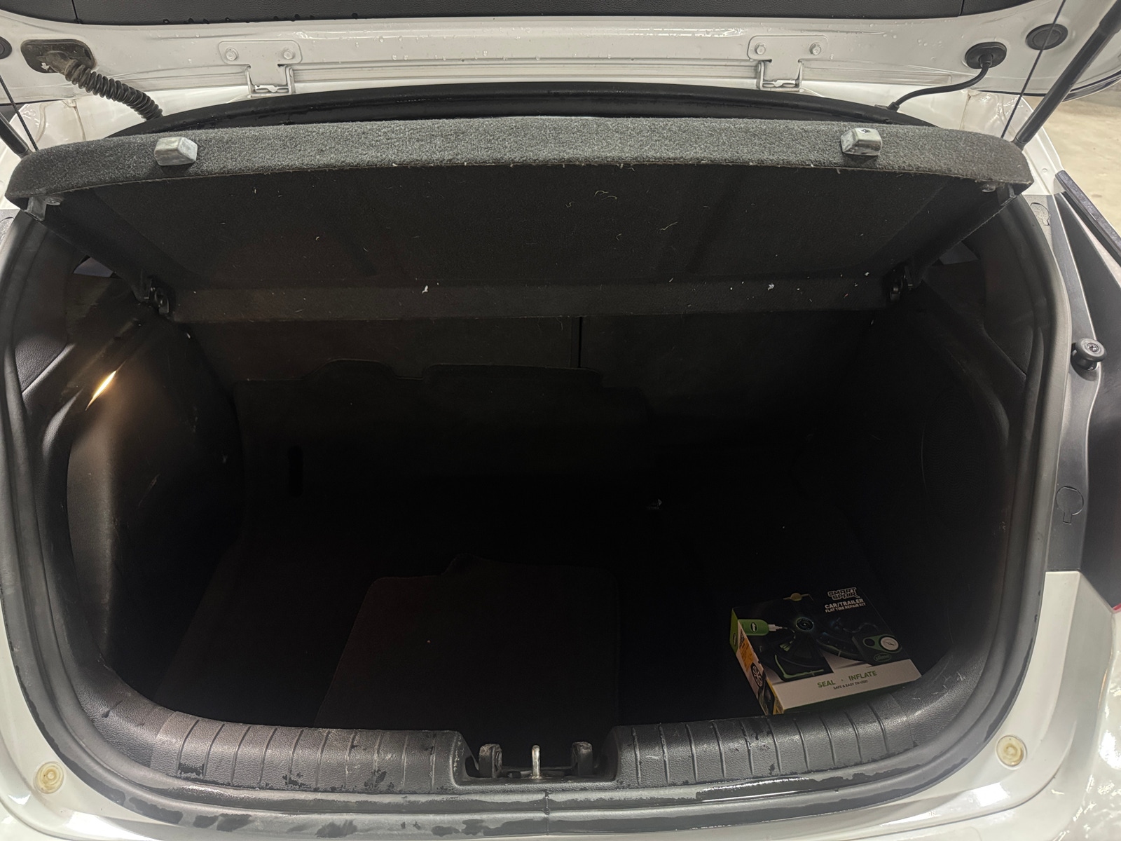 Thumbnail: 2020 Hyundai Veloster - 6