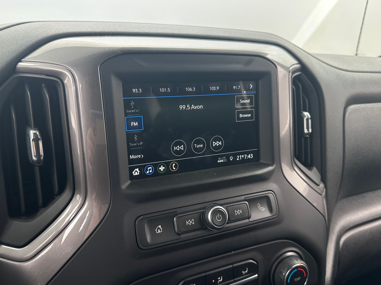 Thumbnail: 2019 Chevrolet Silverado 1500 - 4