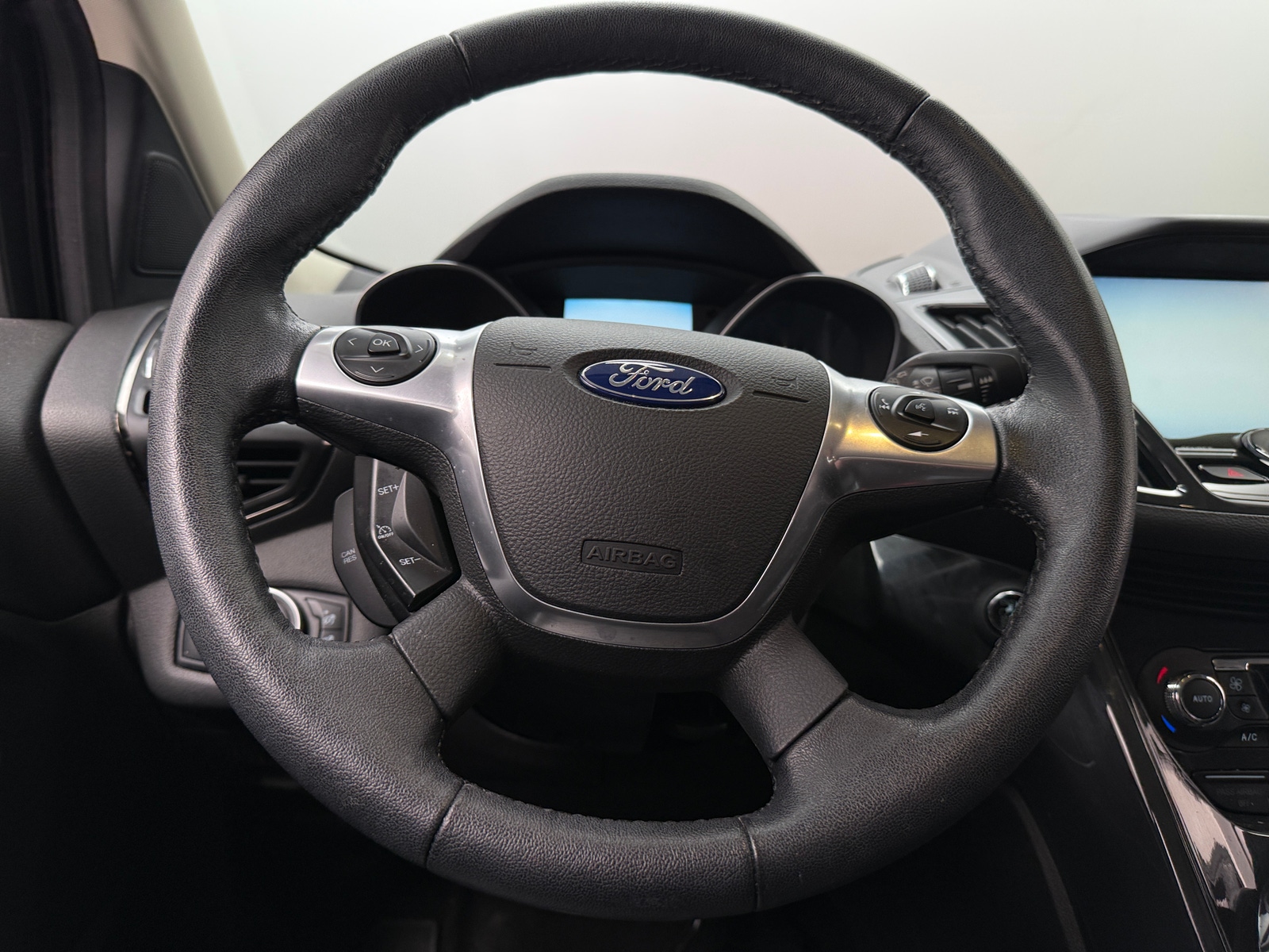 Thumbnail: 2015 Ford Escape - 4