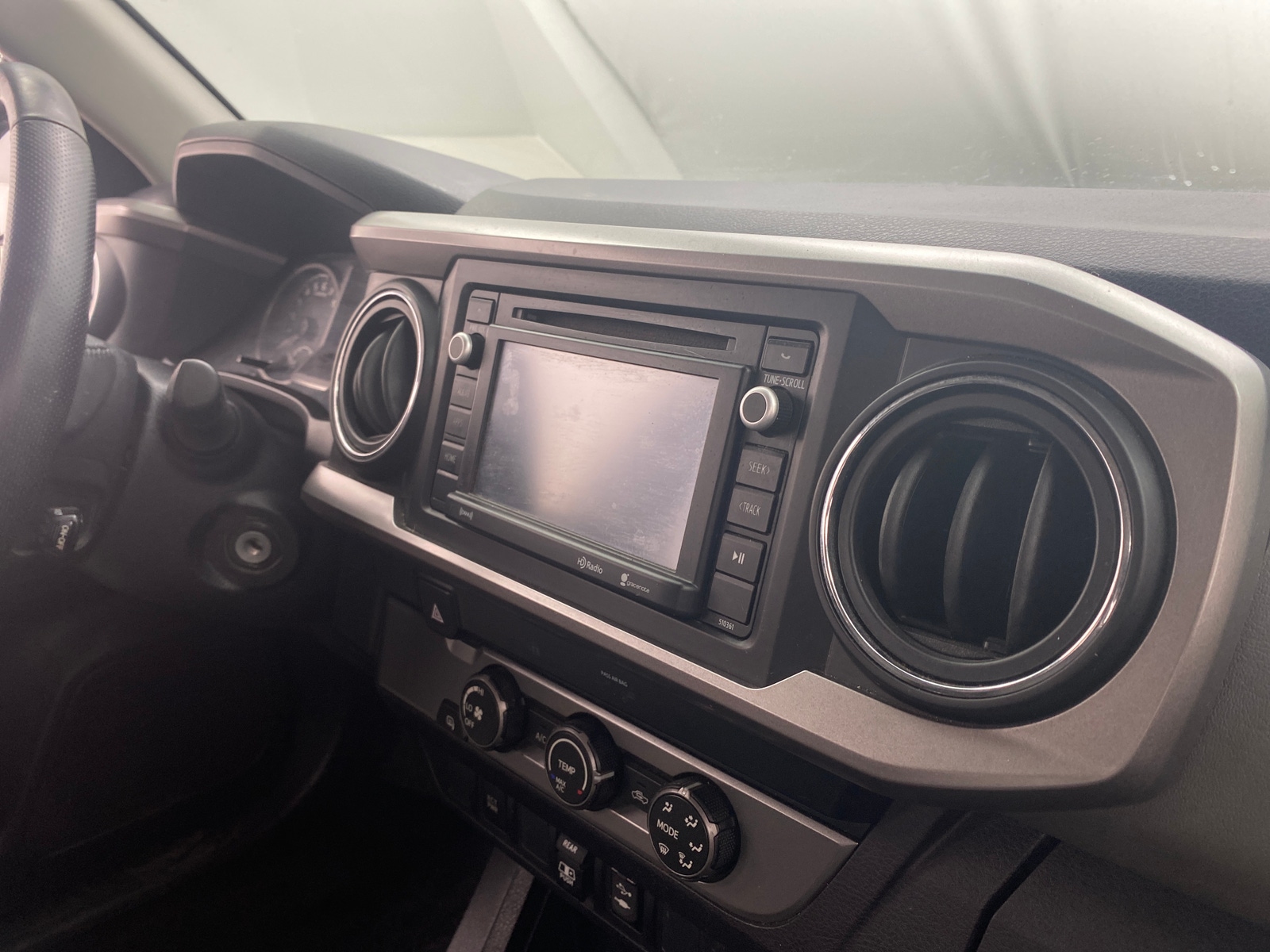 Thumbnail: 2019 Toyota Tacoma - 4